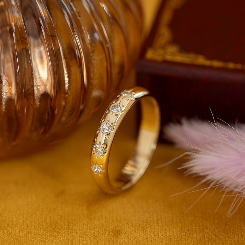 14 kt vintage gold ring with a diamond