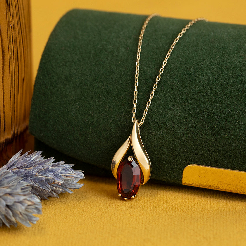 Gold pendant with Madeira citrine 18 kt