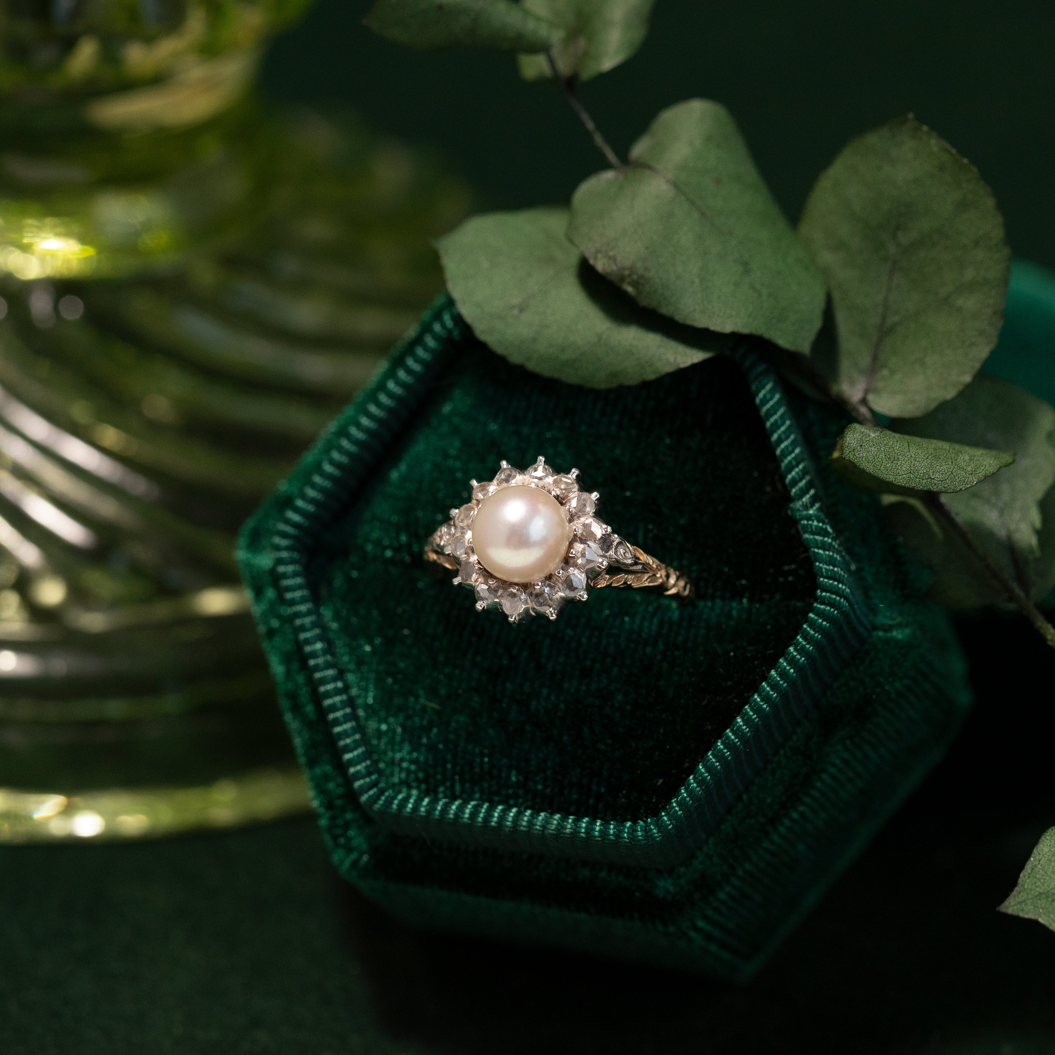 Gouden ring met parel en diamant 14 kt