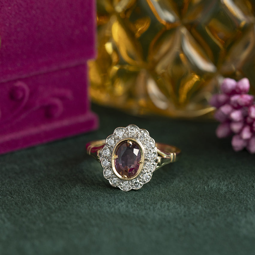 Gouden ring met robijn en diamant 18 kt