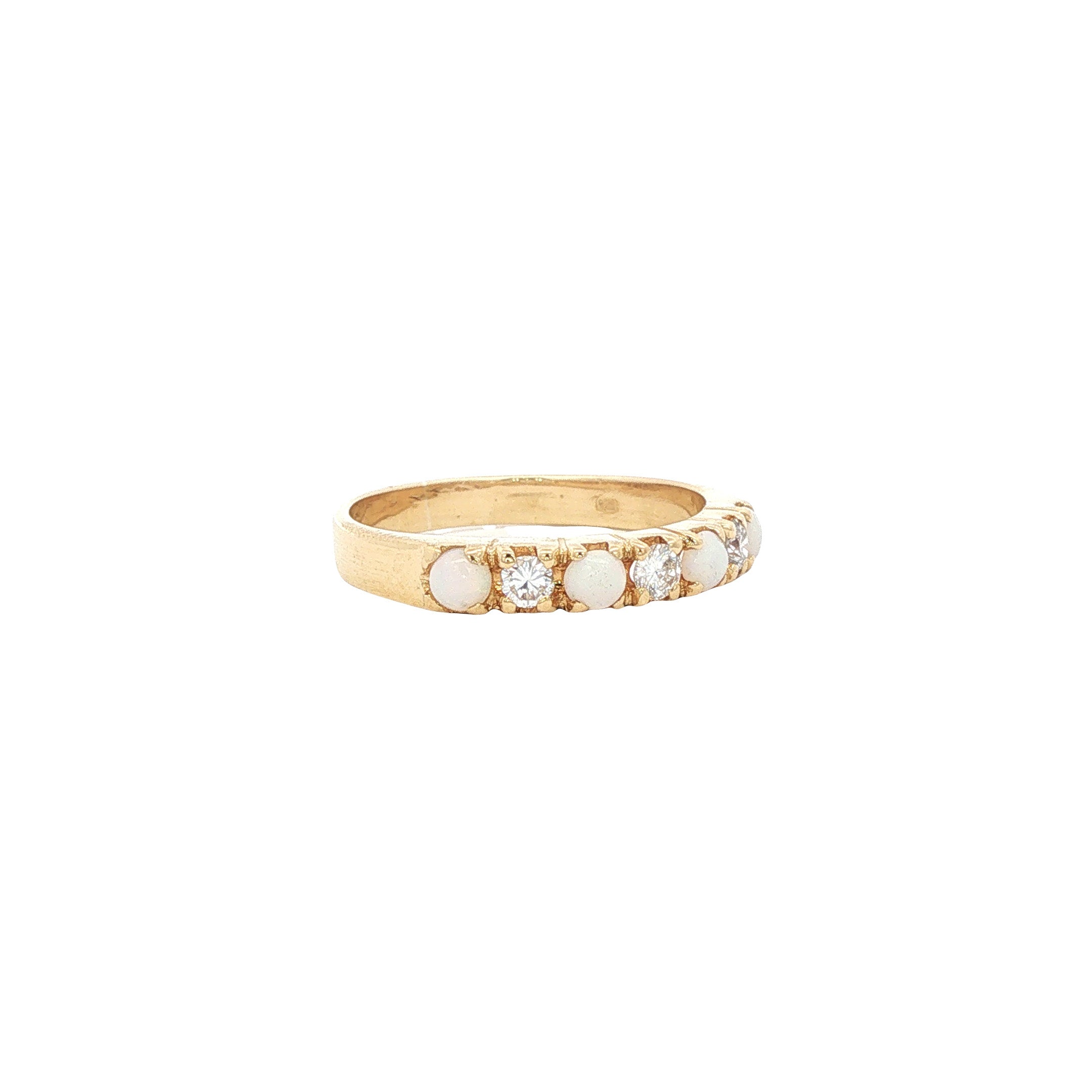 Gouden vintage ring met opaal en diamant 14 kt