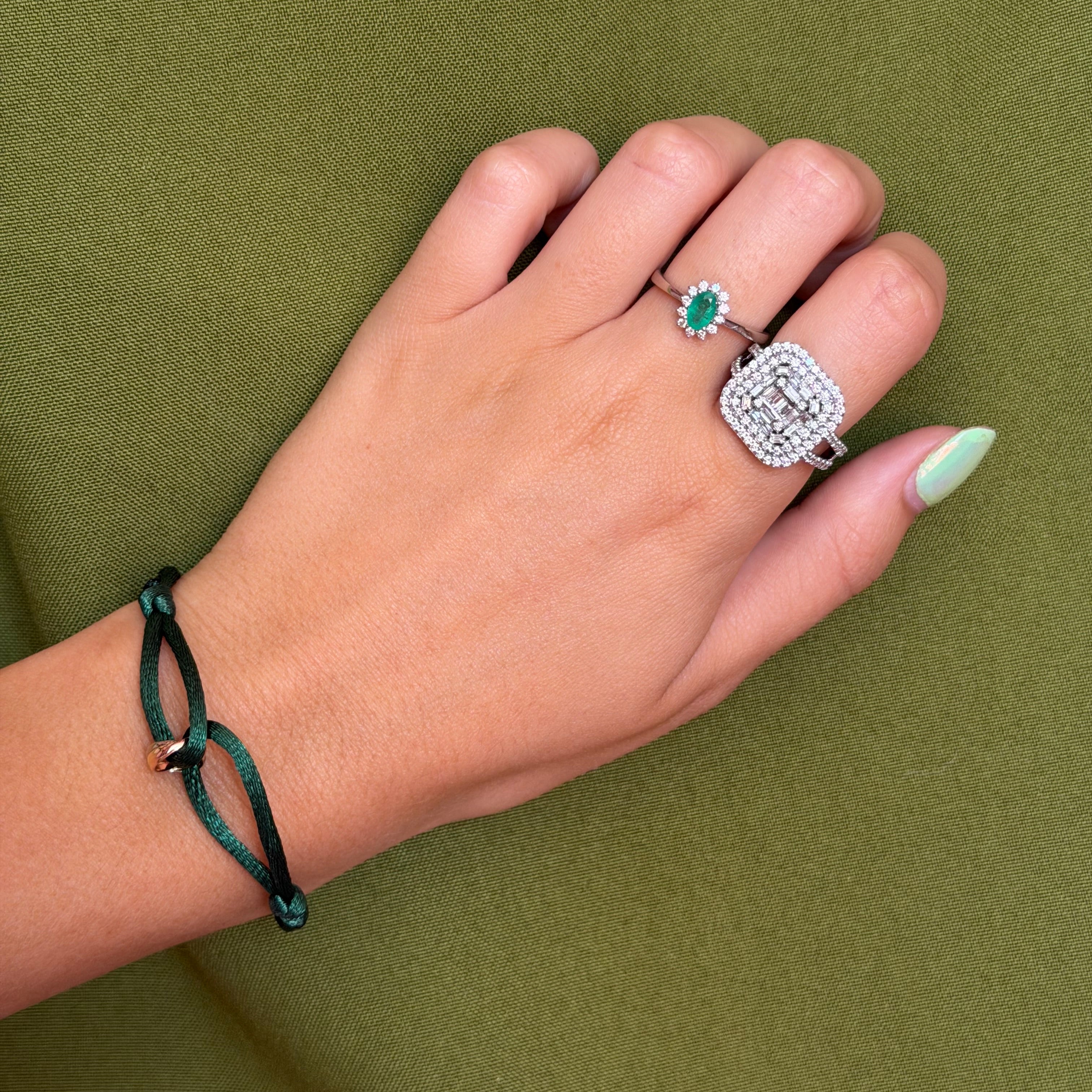Satijnen armband met trinity schakel 14 kt