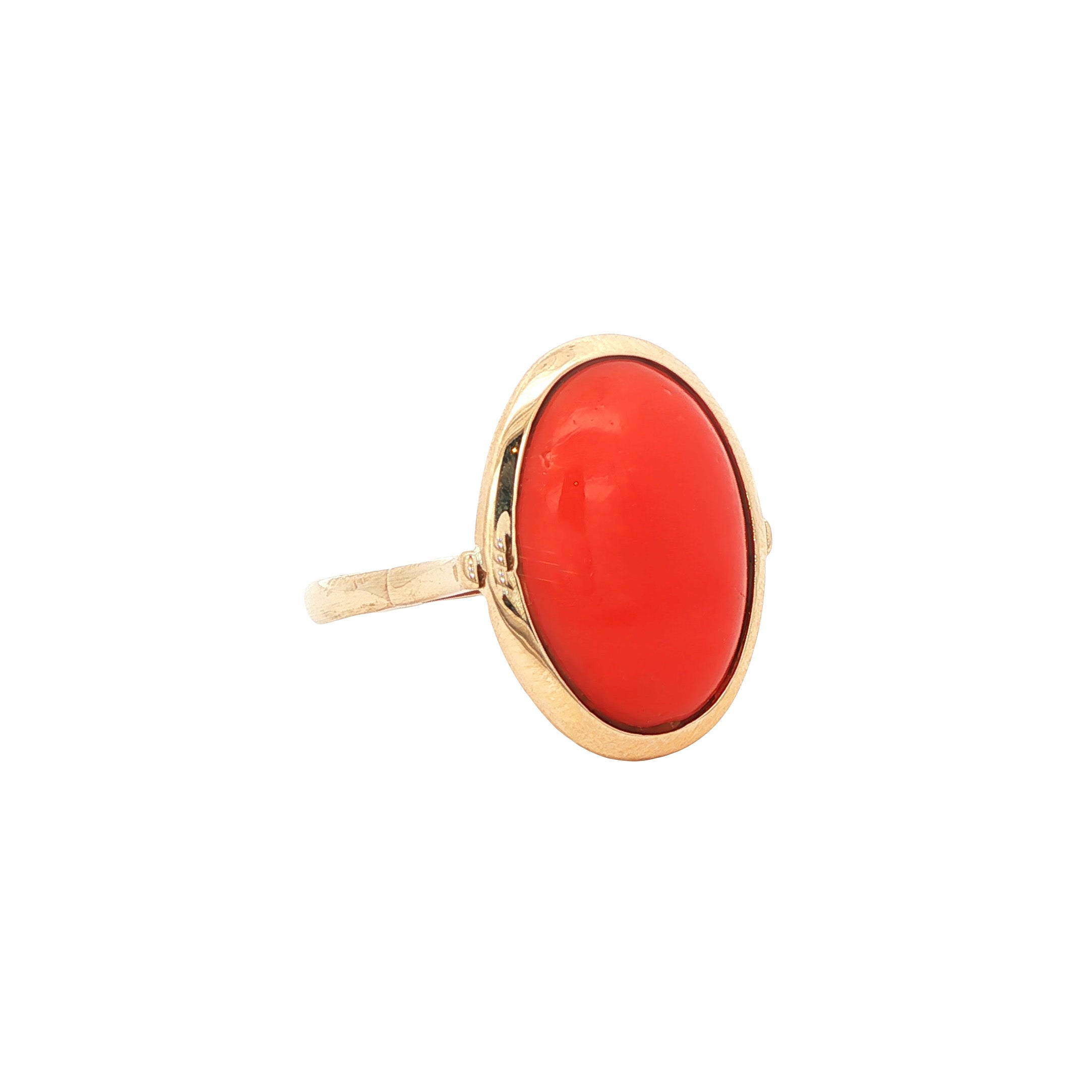 Vintage gold ring with blood coral, 14 kt