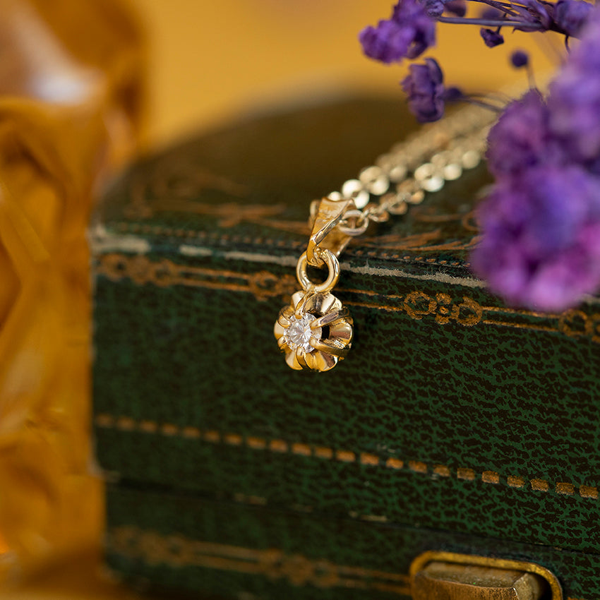 Gouden vintage hanger met diamant 14 kt