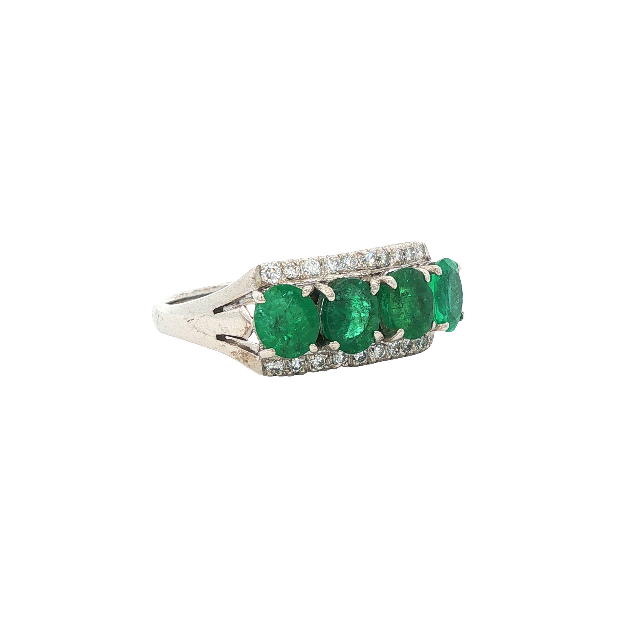 White gold ring with emerald and diamond 14 kt