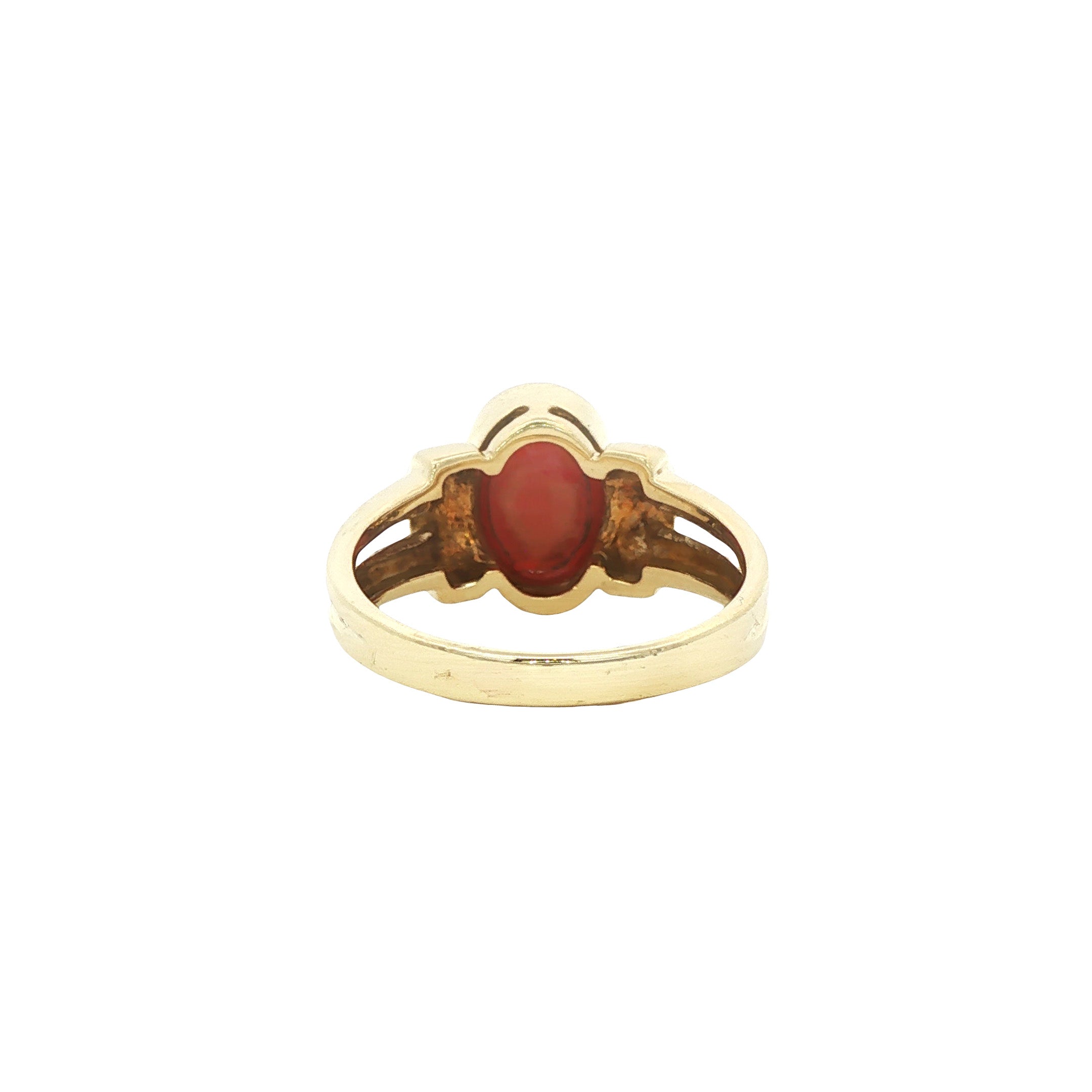 Vintage gold ring with blood coral, 14 kt
