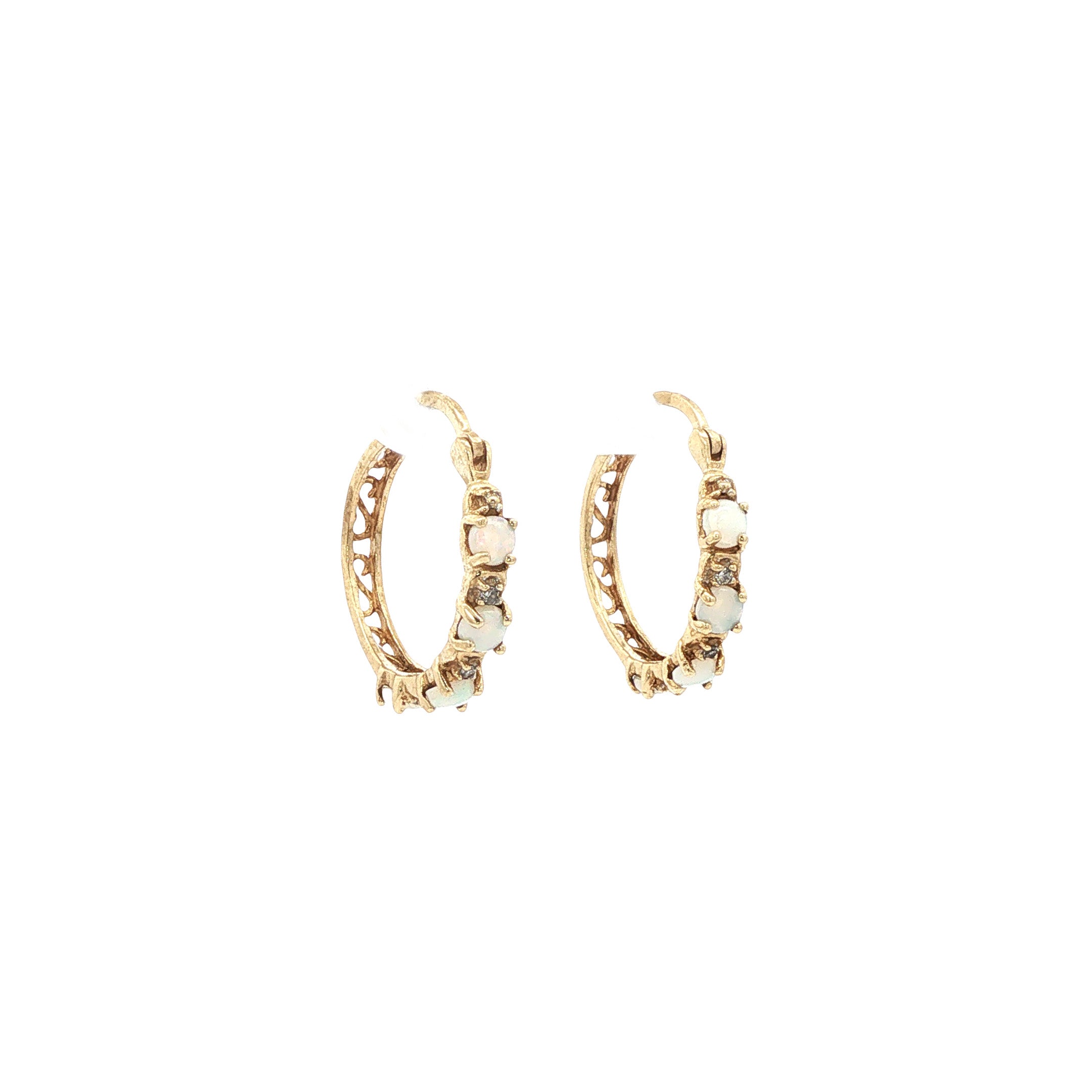 Vintage oorringen met opaal en diamant 8 kt