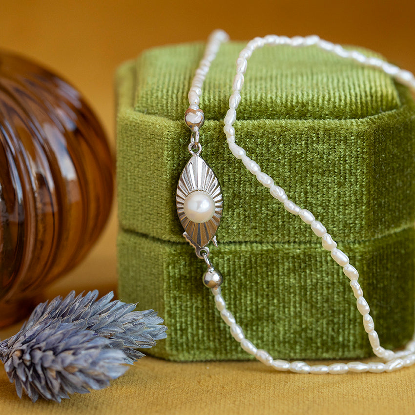 Parel collier met witgouden sluiting 14 kt