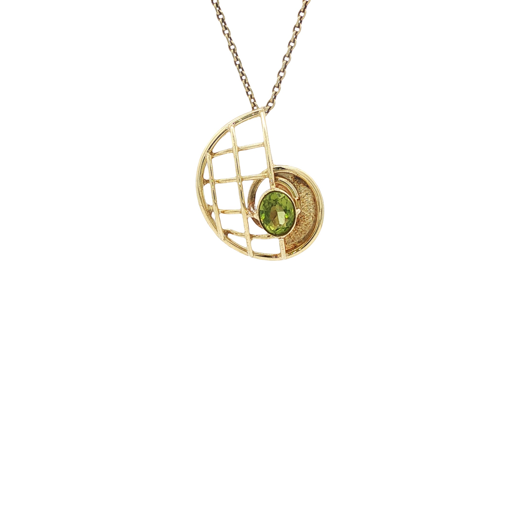 Vintage gold pendant with peridot, 14 kt