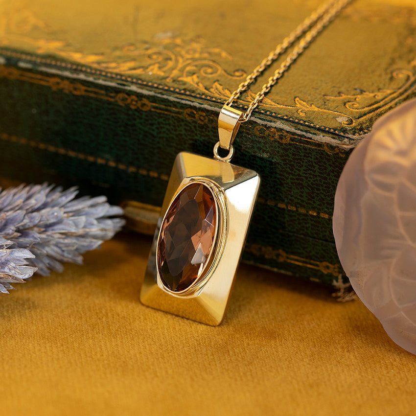 Hanger met kleursteen 8 kt