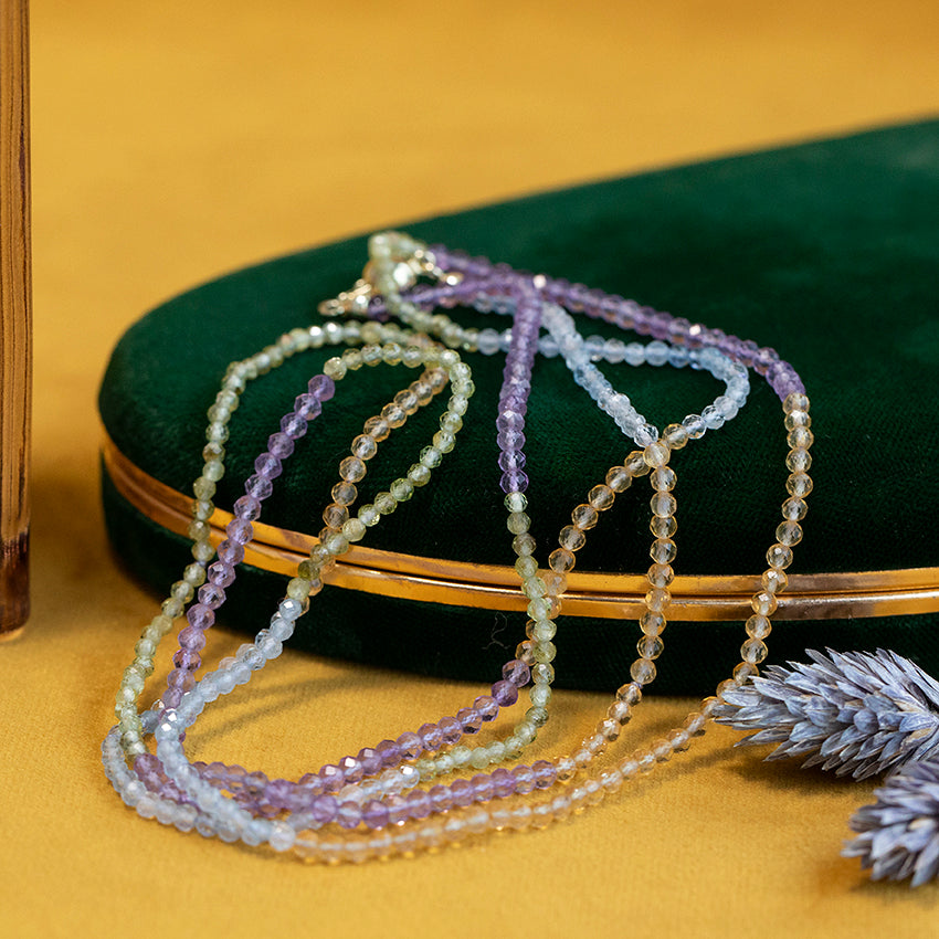 Amethist, citrien, peridoot en aquamarijn collier met gouden sluiting 14 kt