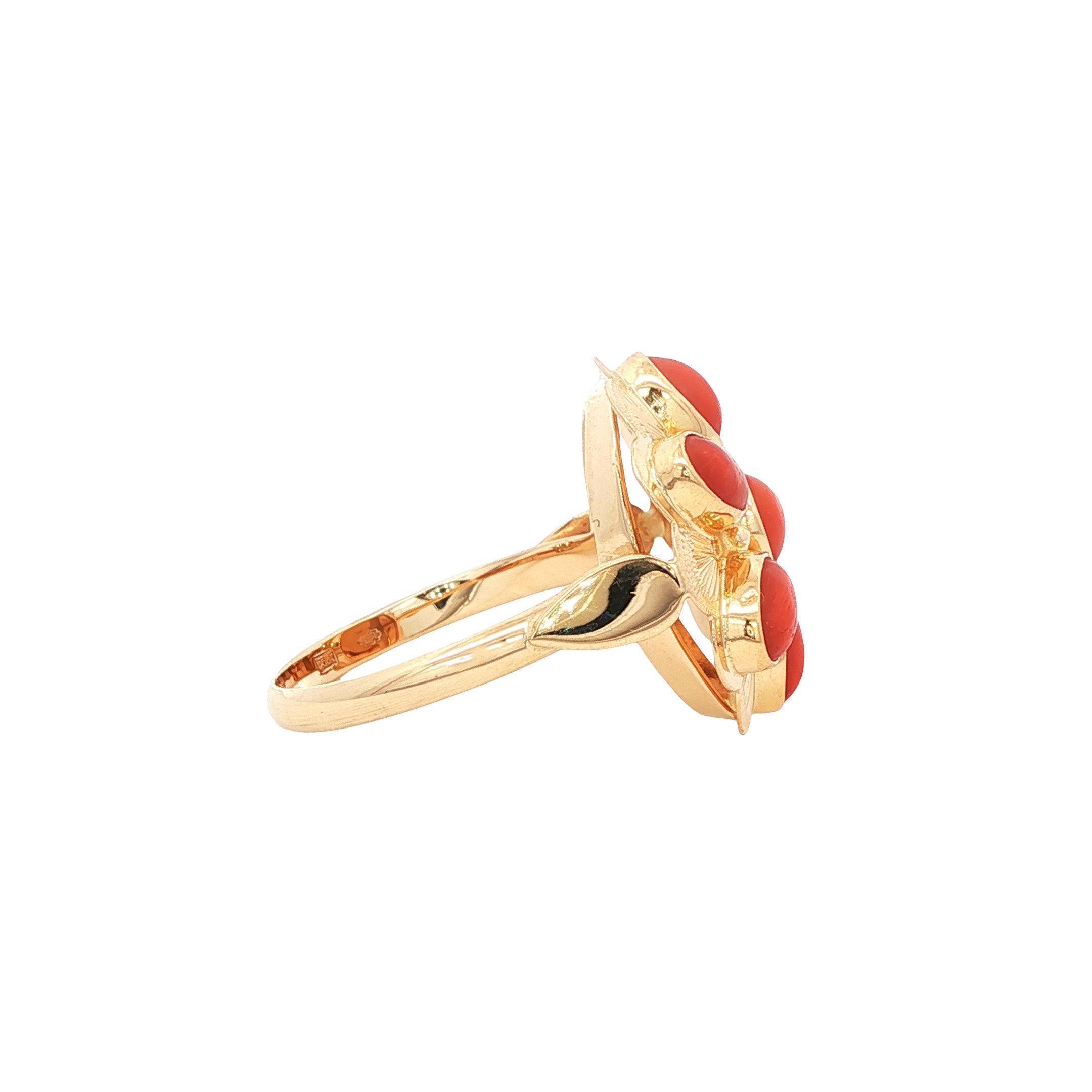 Vintage gold cluster ring with blood coral, 14 kt