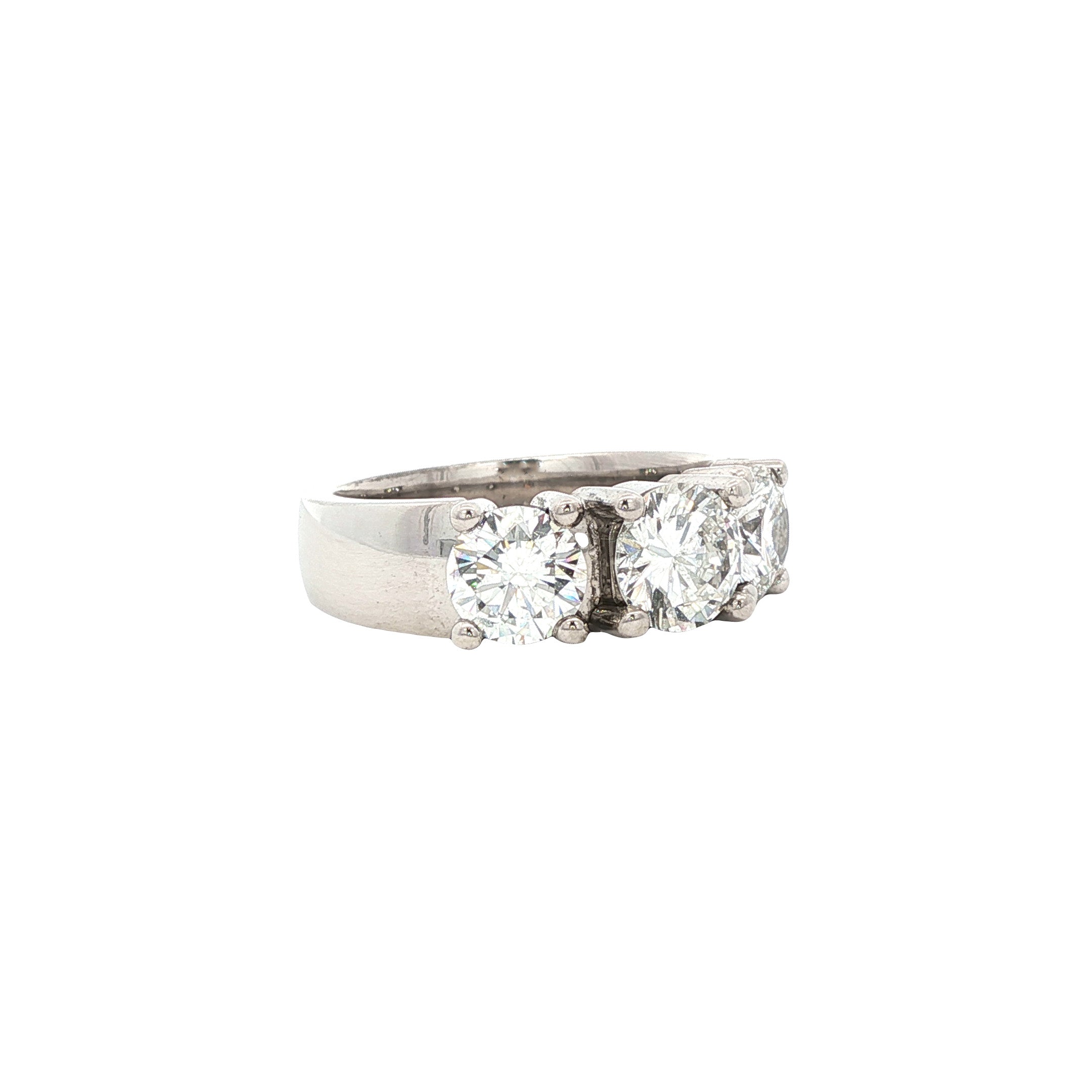 14 kt white gold ring with diamond