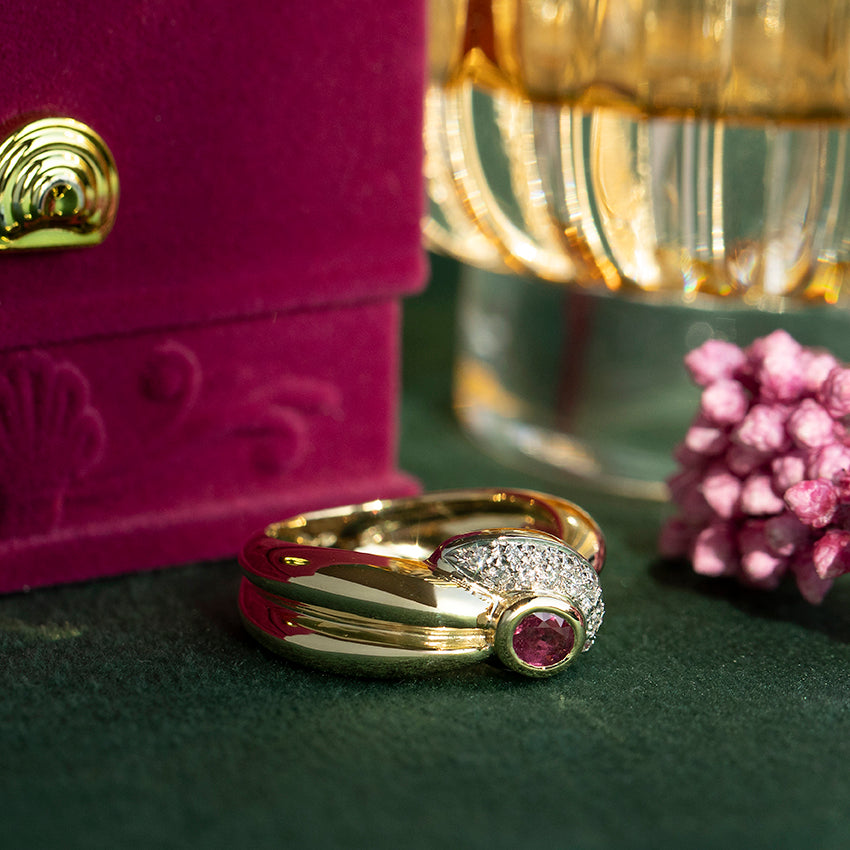 Gold ring with ruby and diamond 14 kt