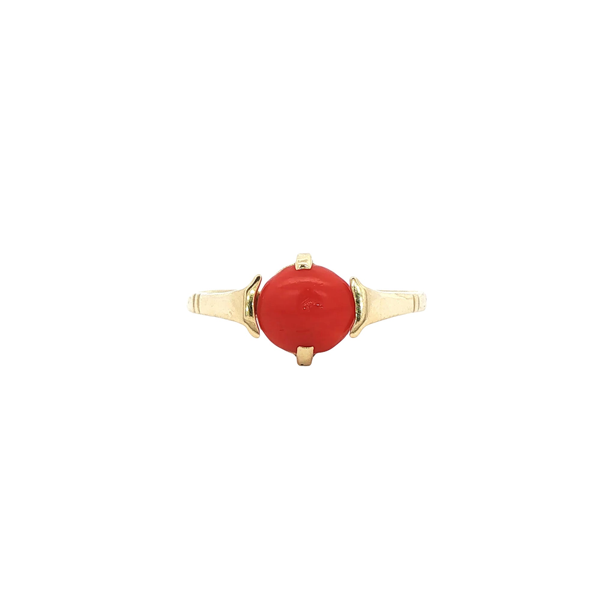 Vintage 14 kt gold ring with blood coral