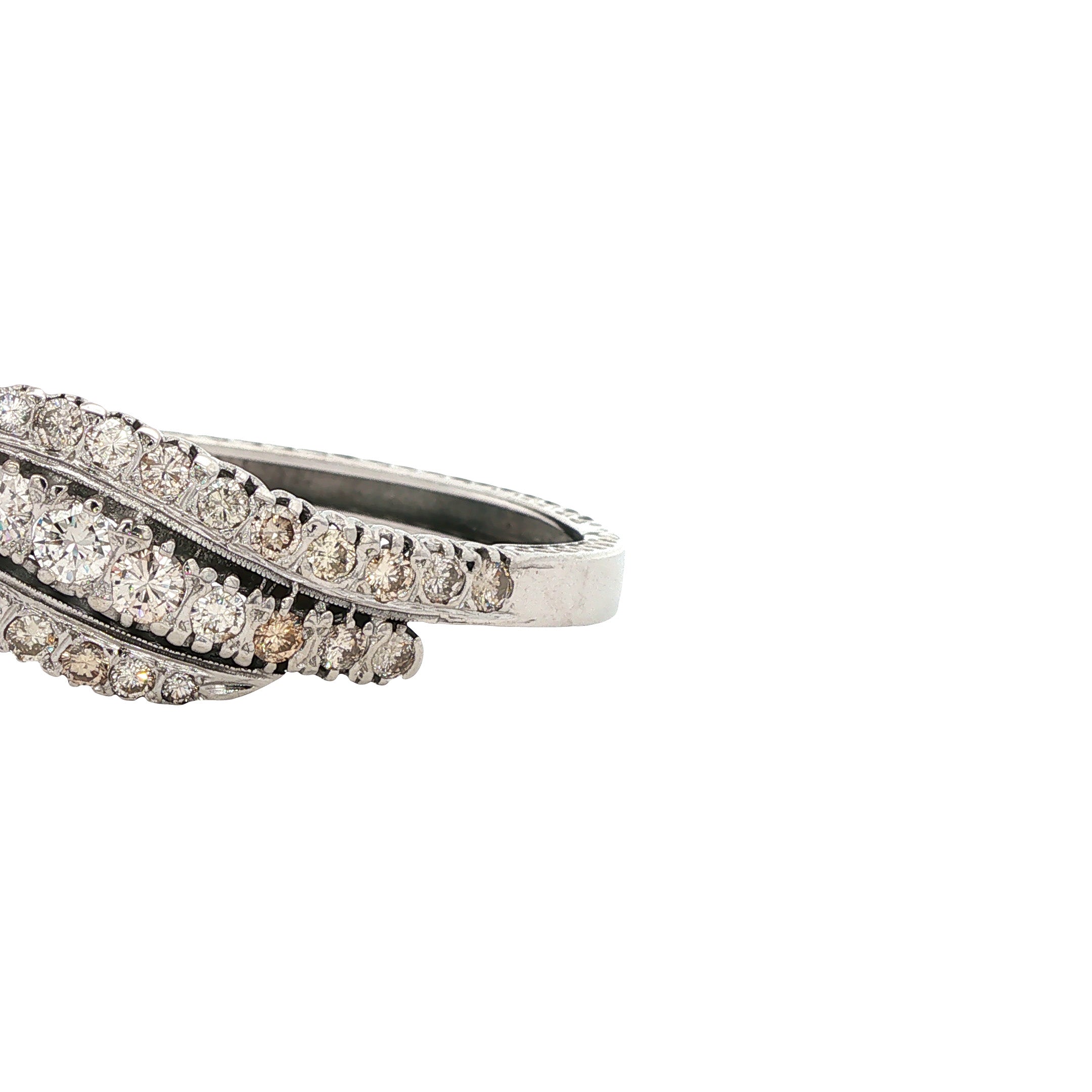 14 kt vintage white gold bangle with diamond