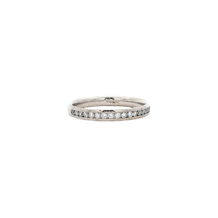 18 kt white gold vintage alliance ring with a diamond