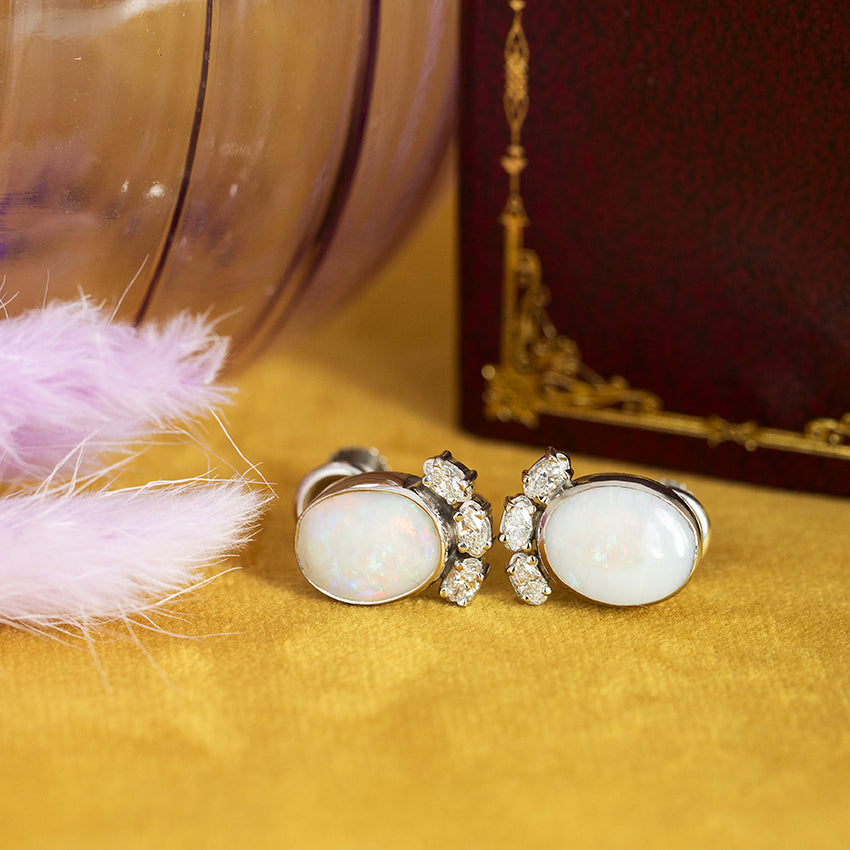 Vintage 14 kt white gold drop earrings with opal and diamond