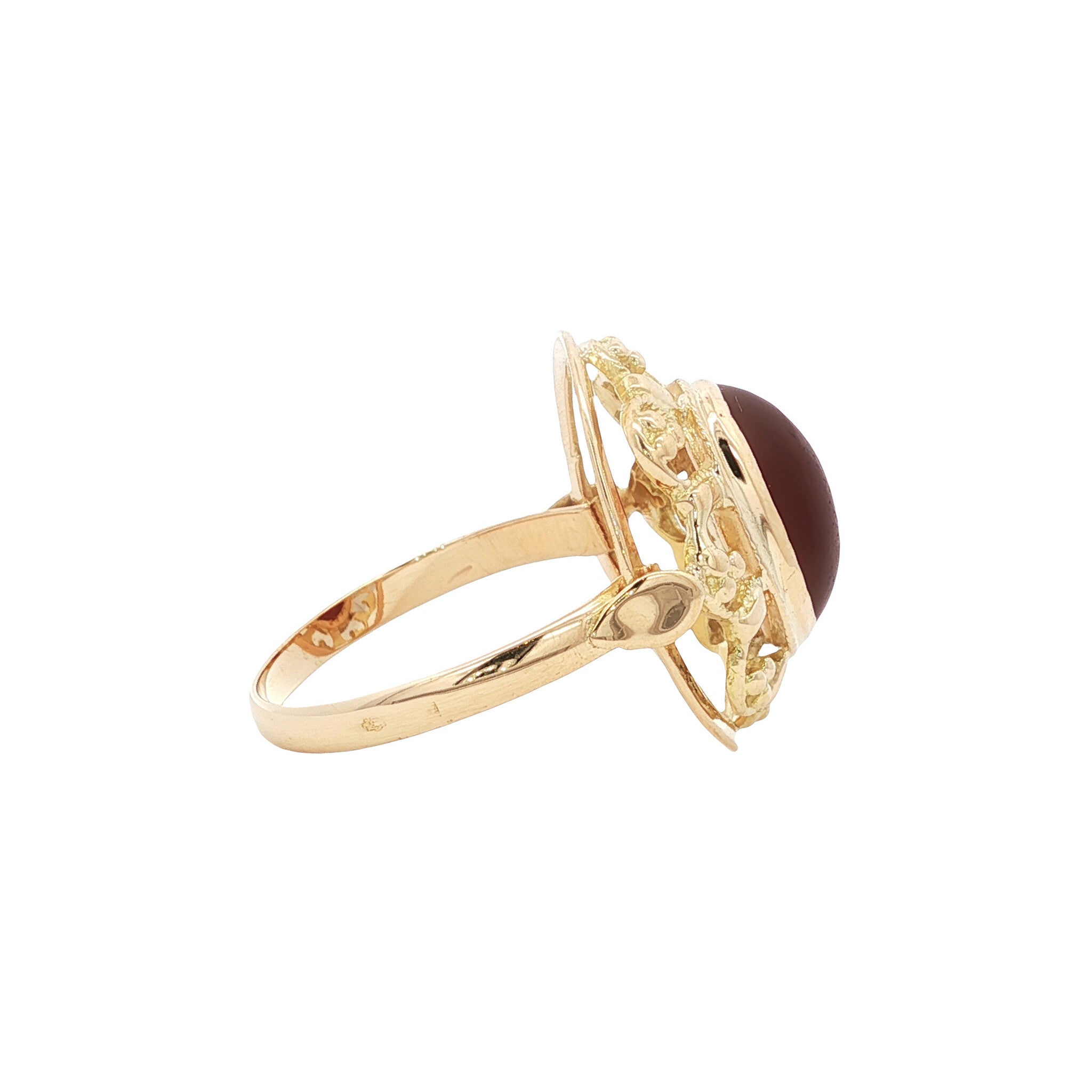 Gouden vintage ring met carneool 14 kt