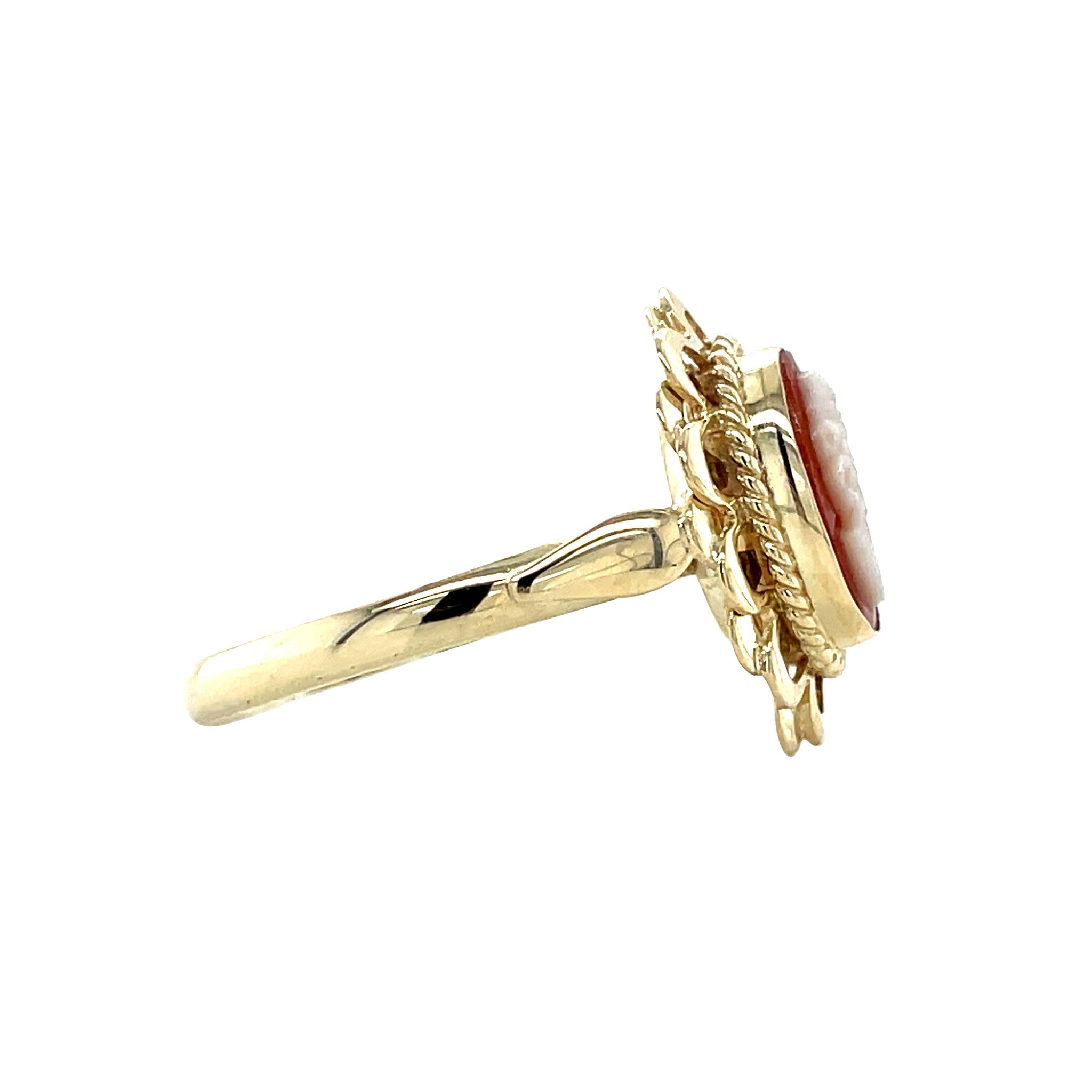Gouden vintage ring met camee 14 krt