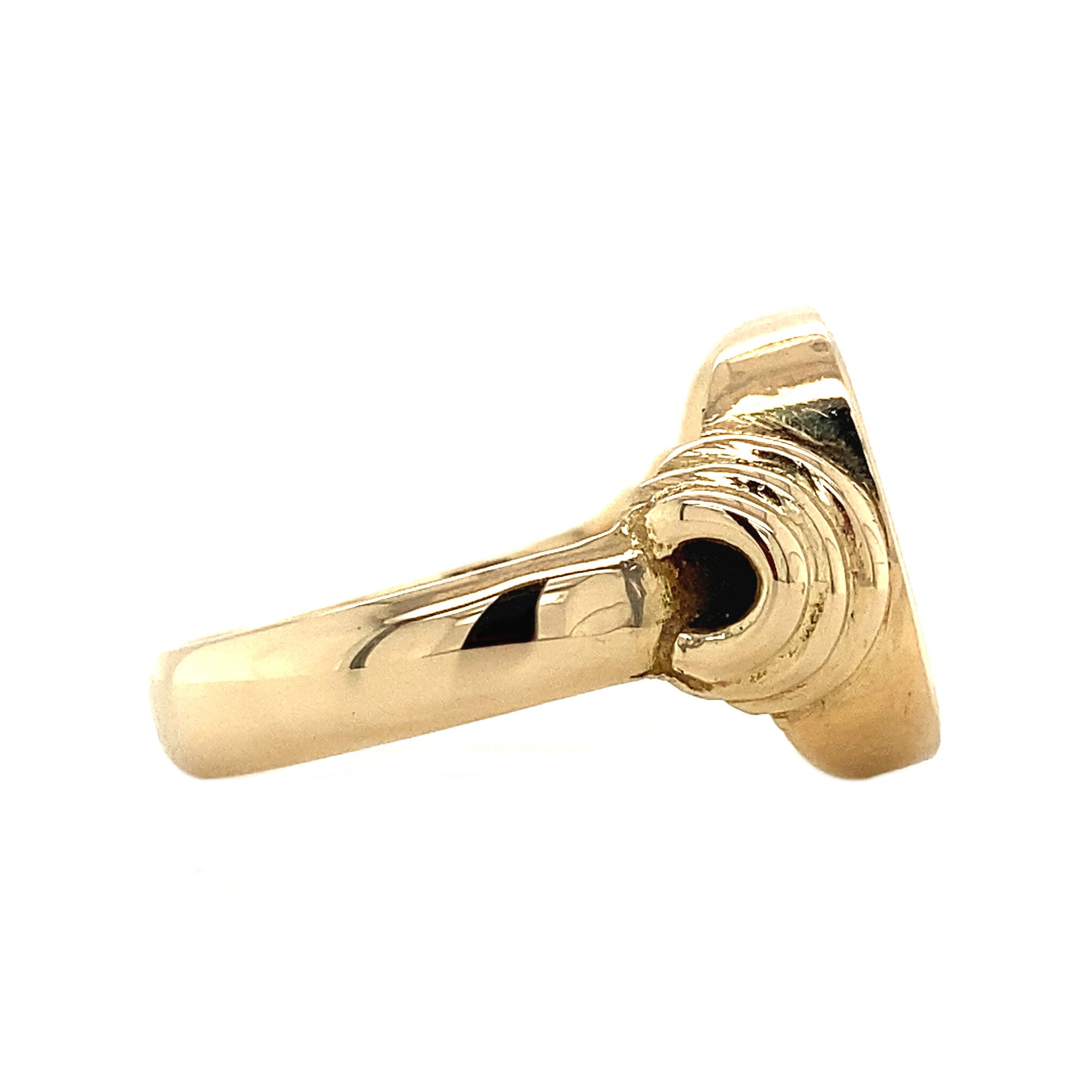 14 kt gold ring with carnelian