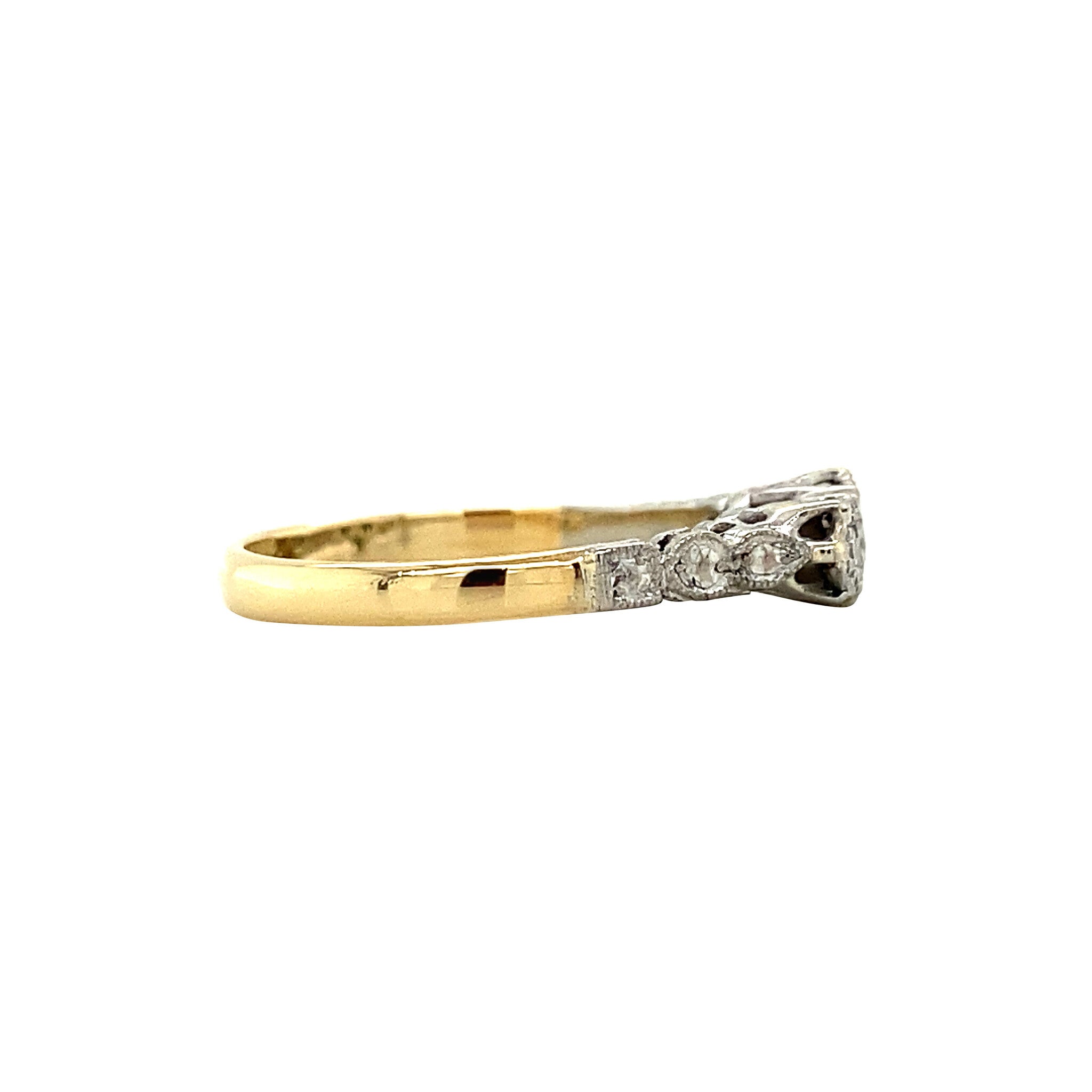 Diamond row ring, 9 kt