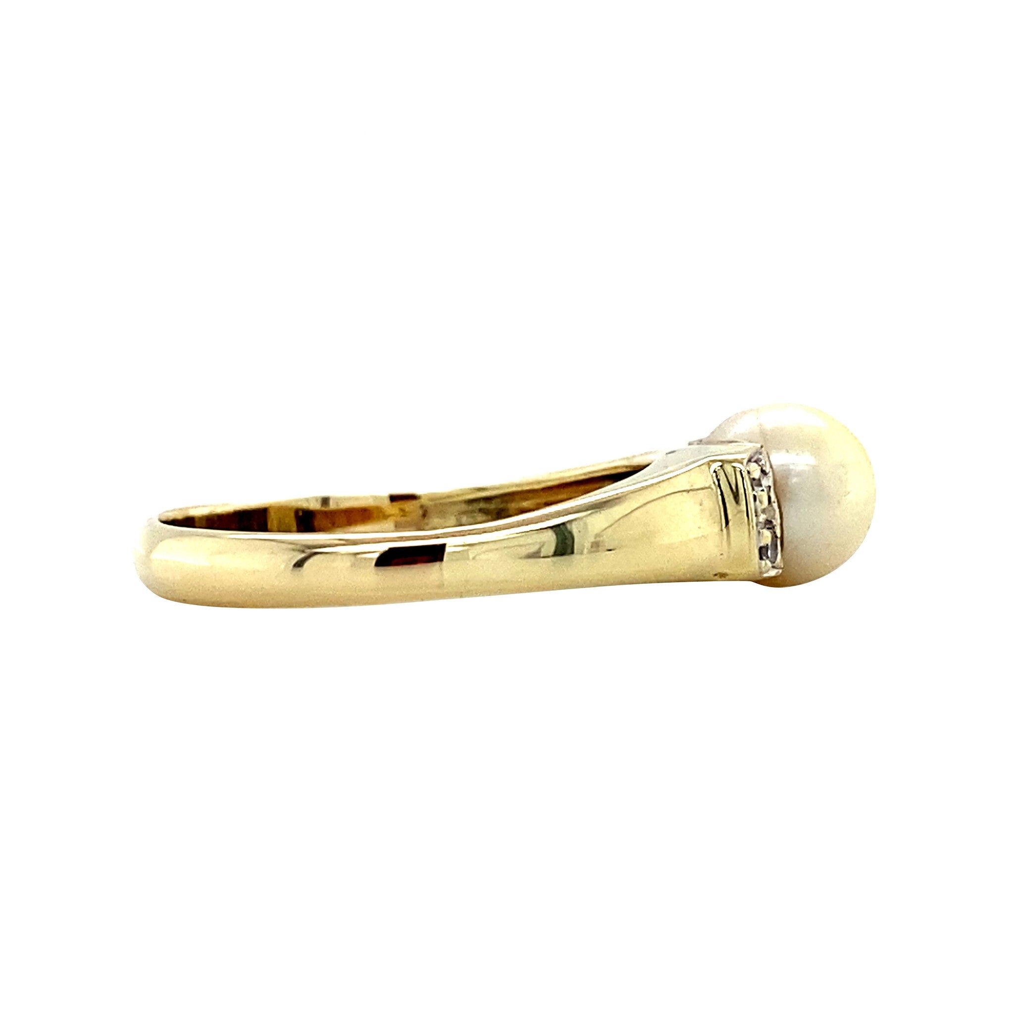 Gold ring with pearl and diamond 14 kt