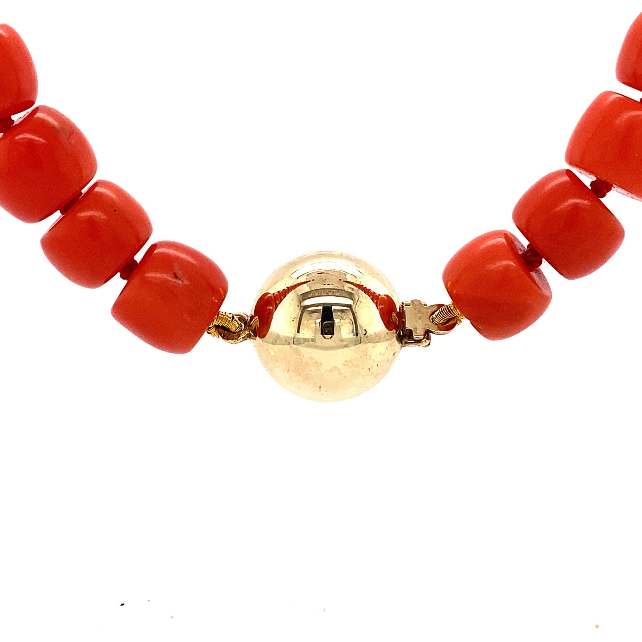 Blood coral necklace with gold clasp 14 krt
