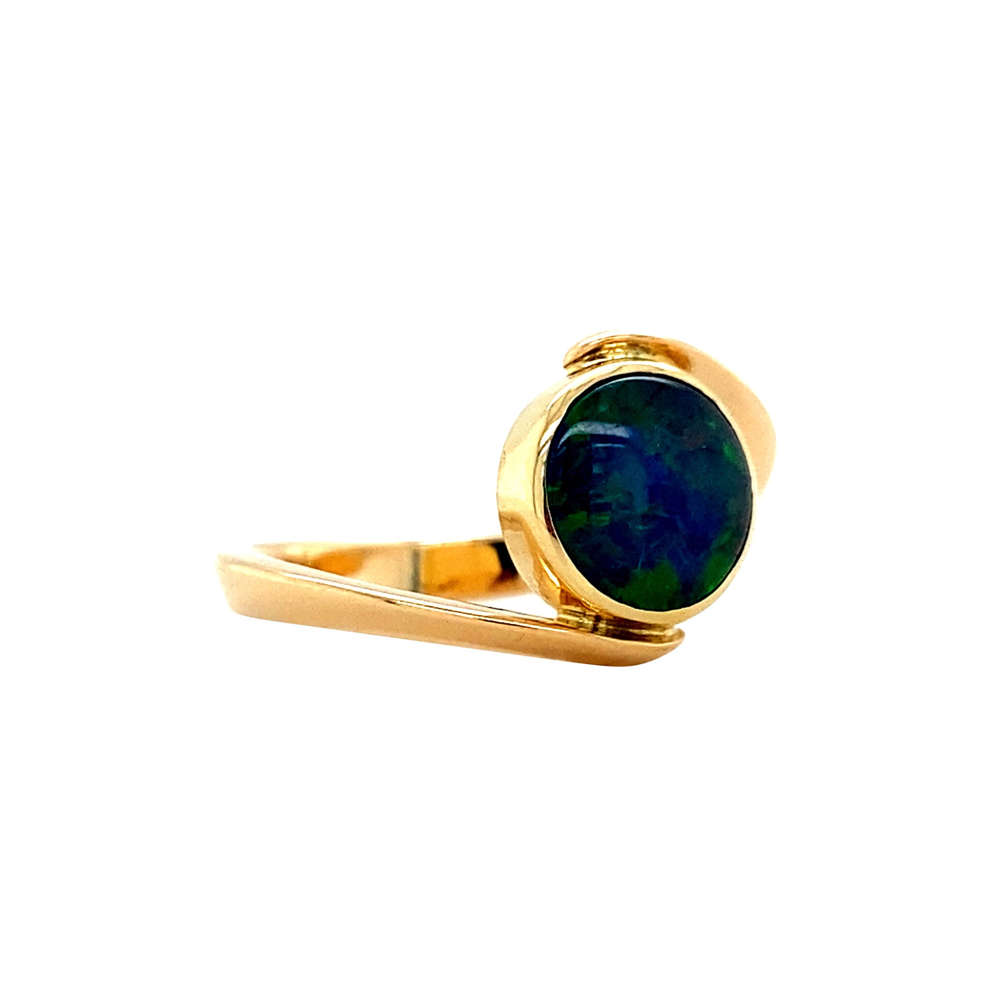 18 kt gold ring with opal triplet