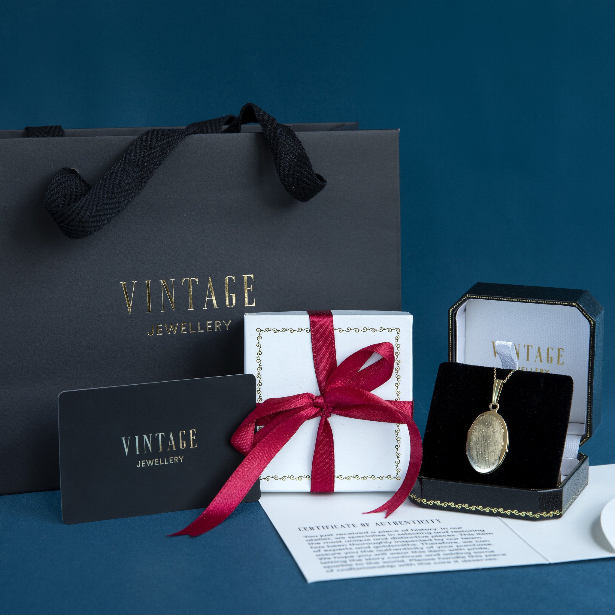 Gold vintage medallion with engraving 14 kt