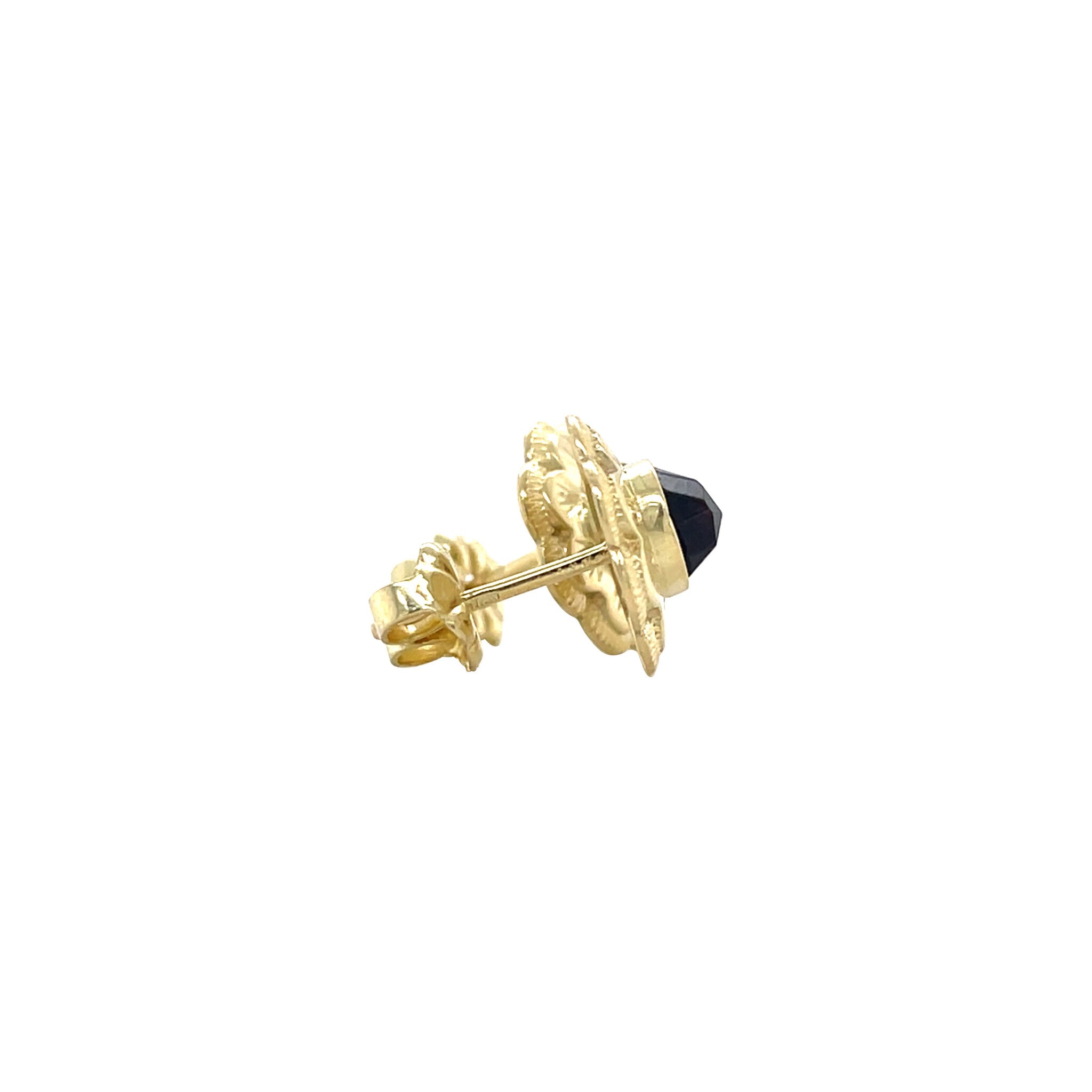 Gouden vintage oorstekers met granaat 14 krt
