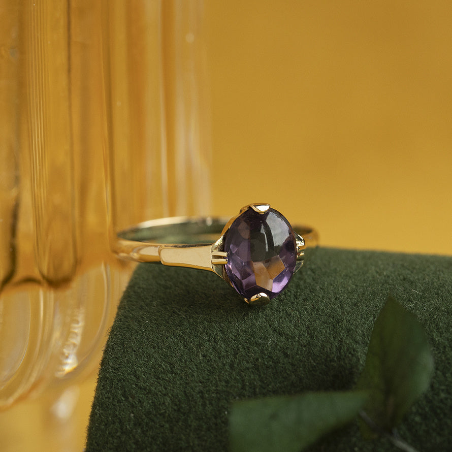 Vintage ring with amethyst 12 kt
