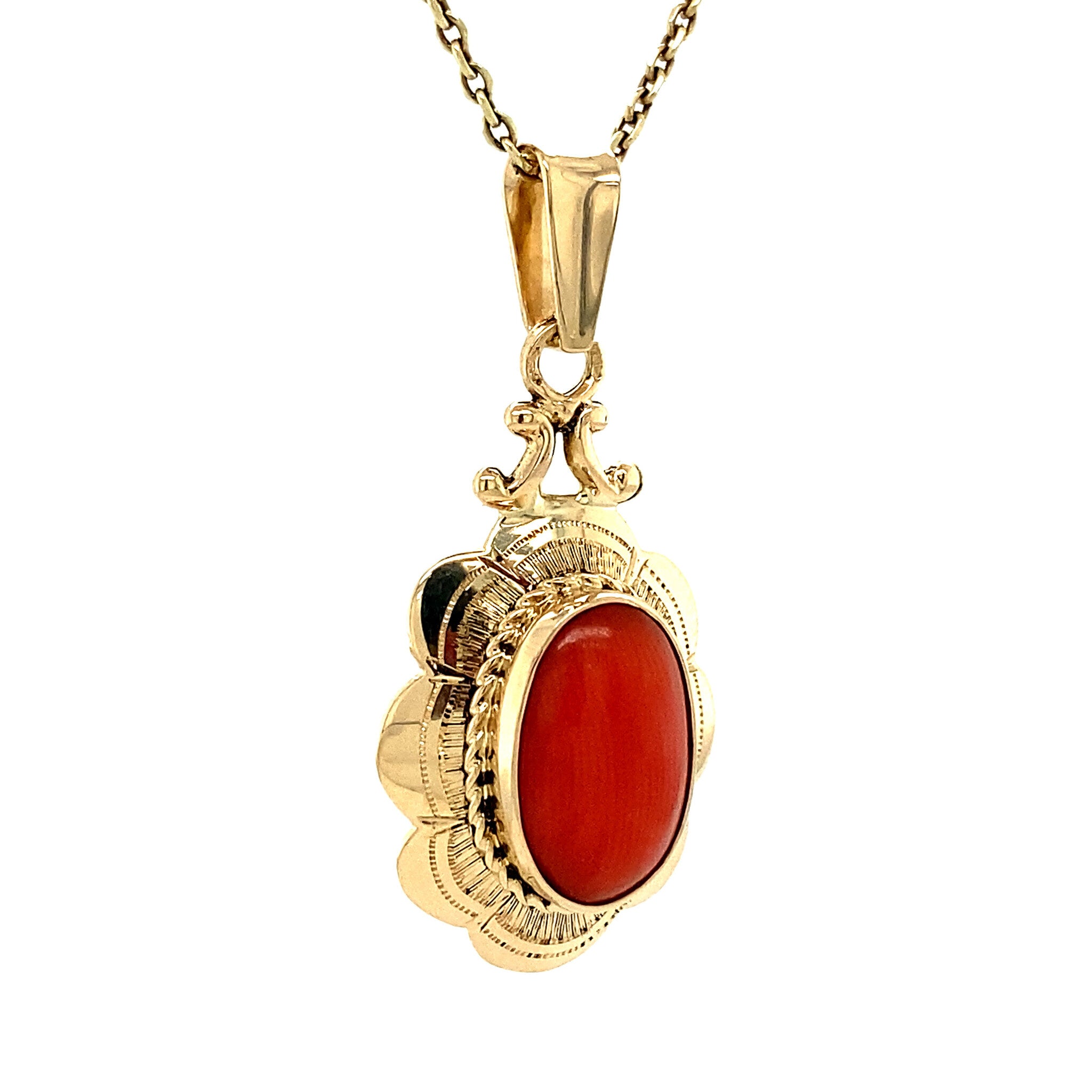 Gold pendant with blood coral 14 kt