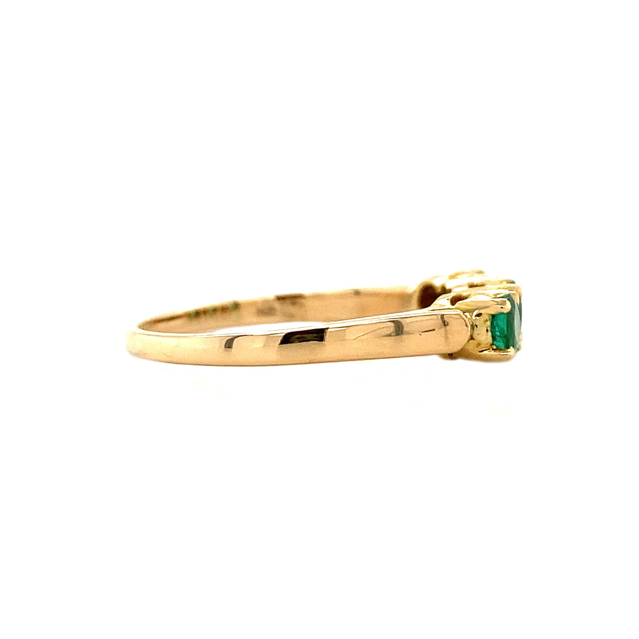 Gold ring with emerald and diamond, 14 kt