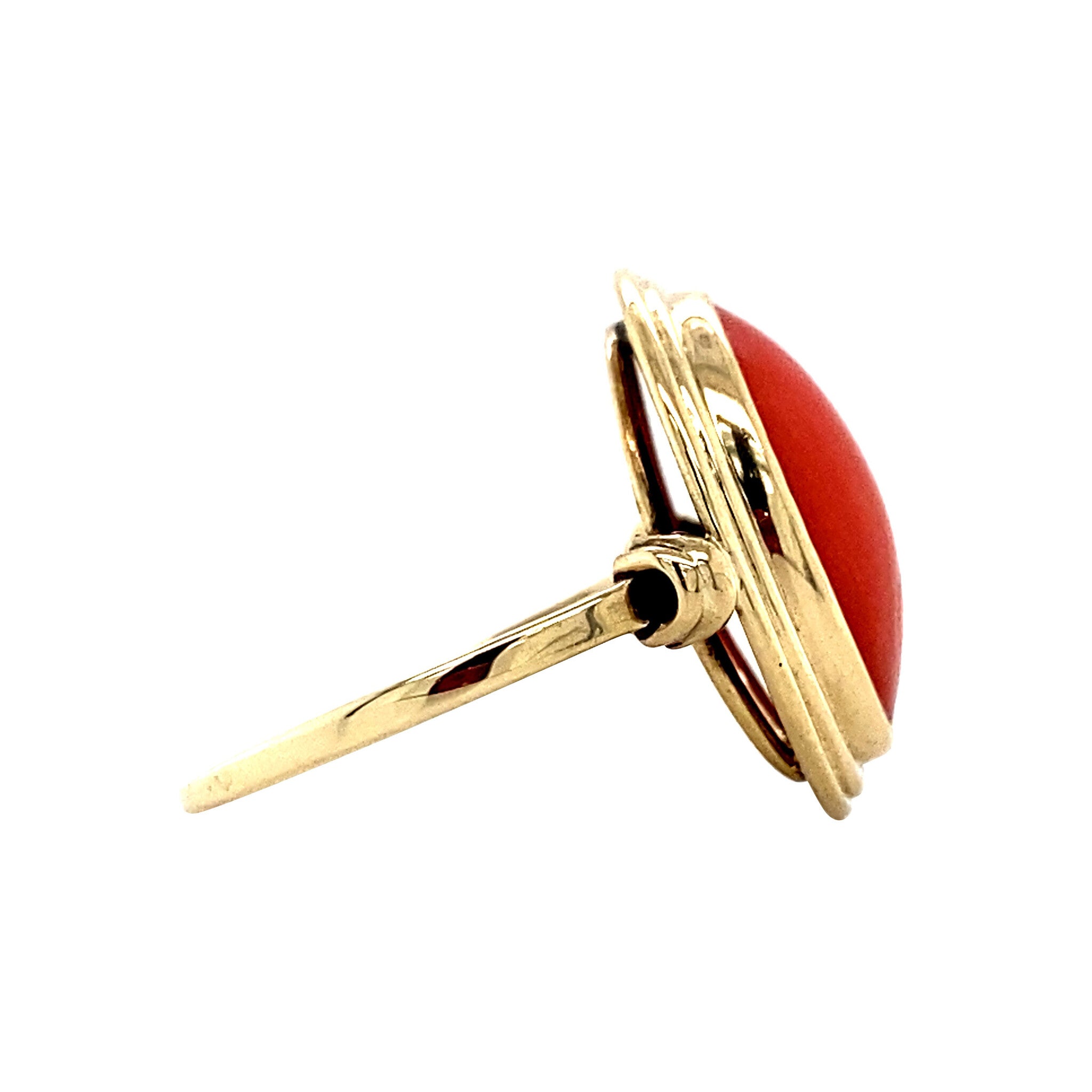 14 kt gold ring with blood coral