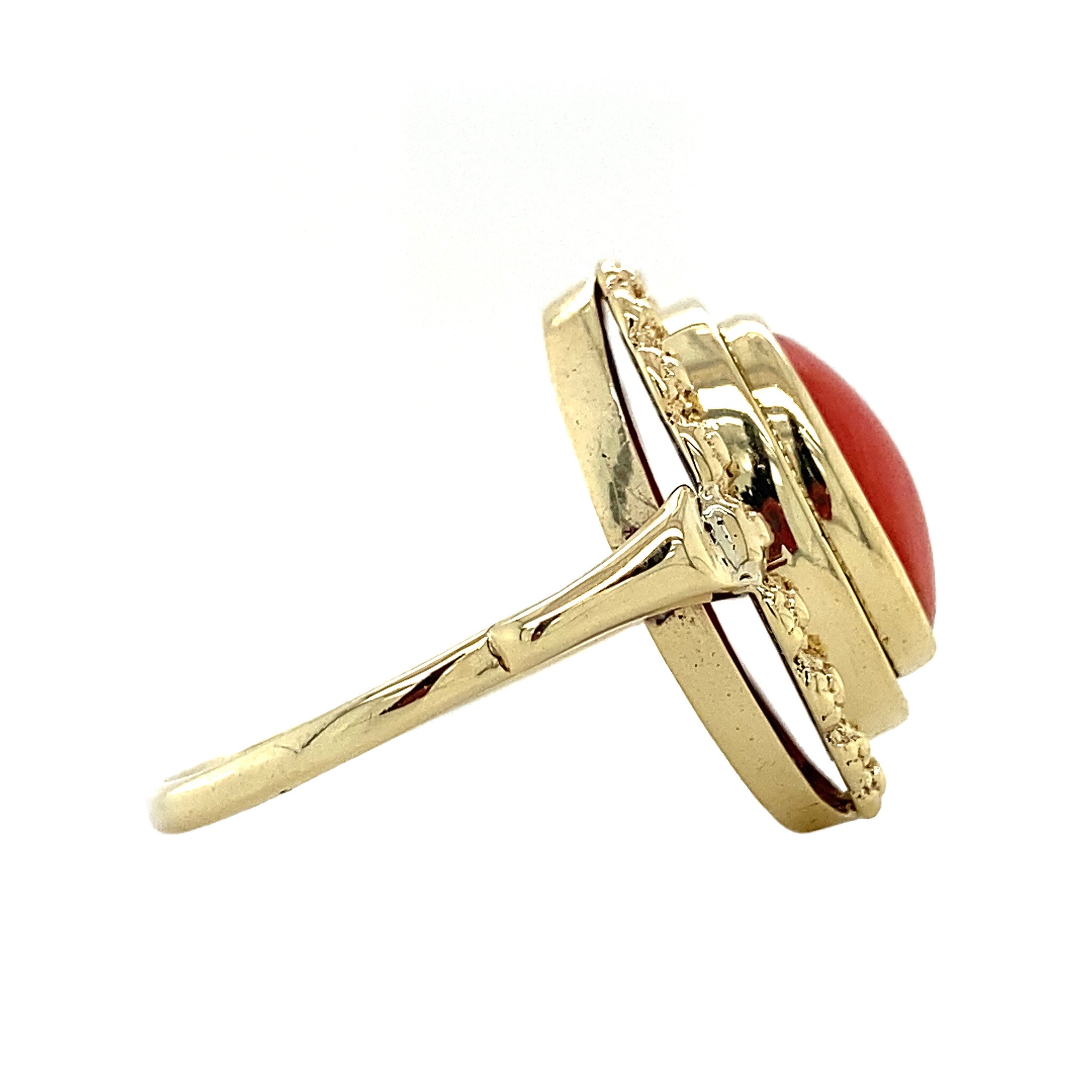 Gold ring with blood coral, 14 kt