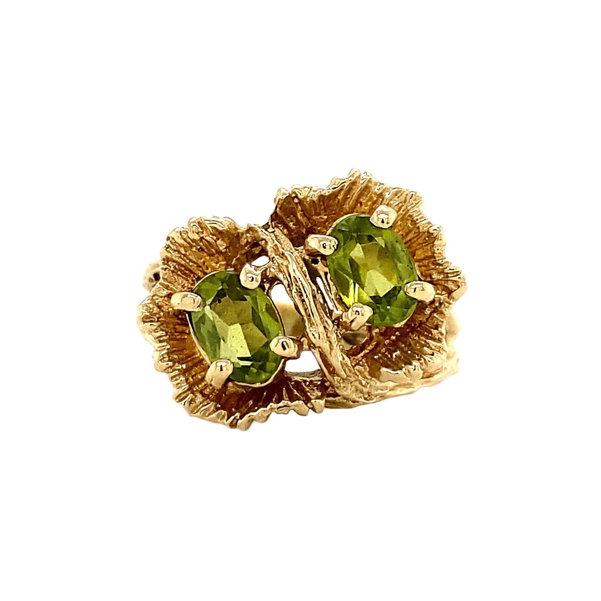 14 kt gold ring with peridot