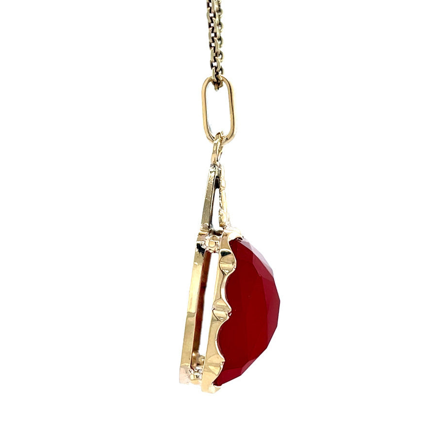 Vintage gold pendant with carnelian, 14 kt