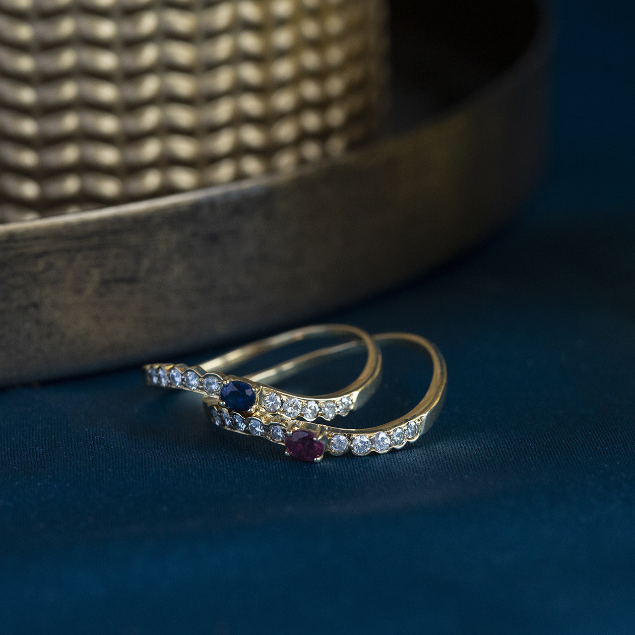 18 kt gold slagring with ruby and diamond