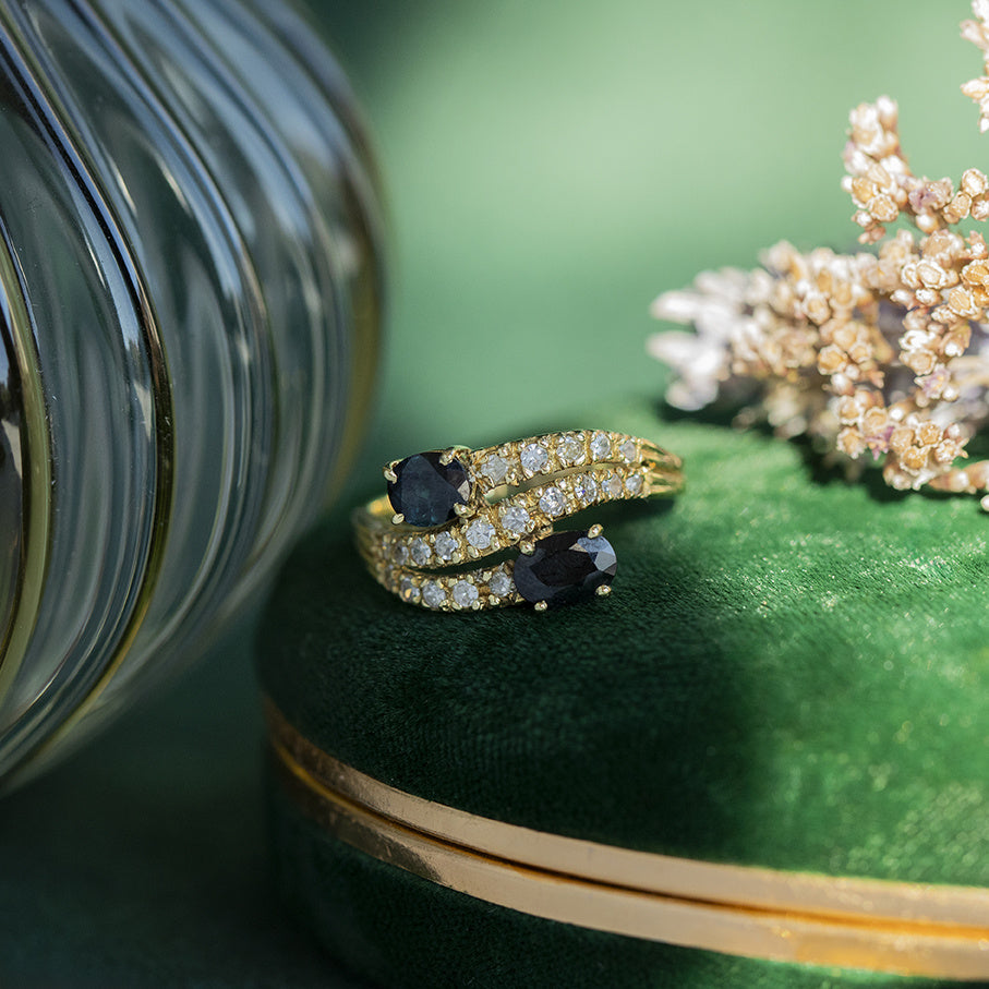 Gold vintage slag ring with sapphire and diamond, 14 kt