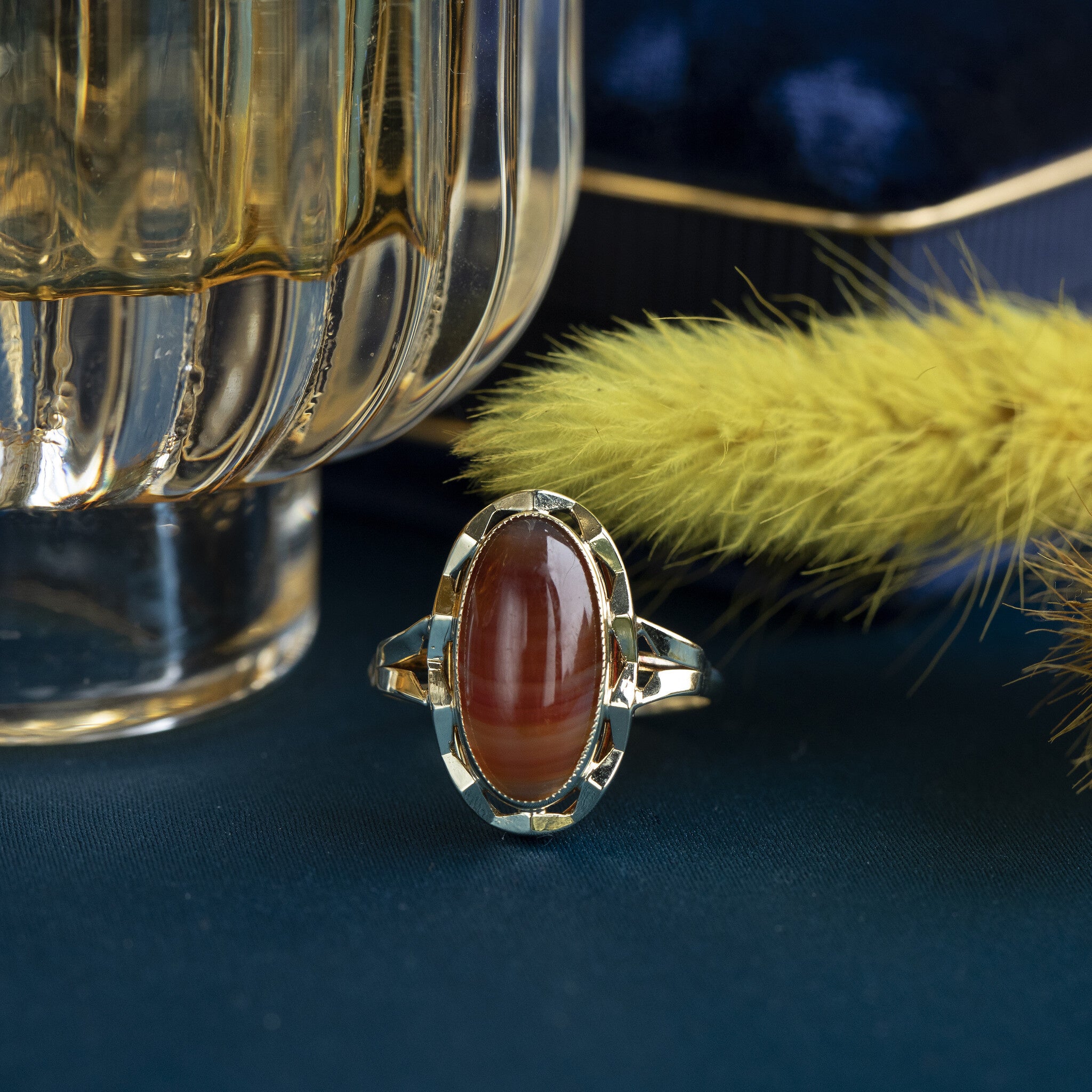 14 kt gold ring with banded agate
