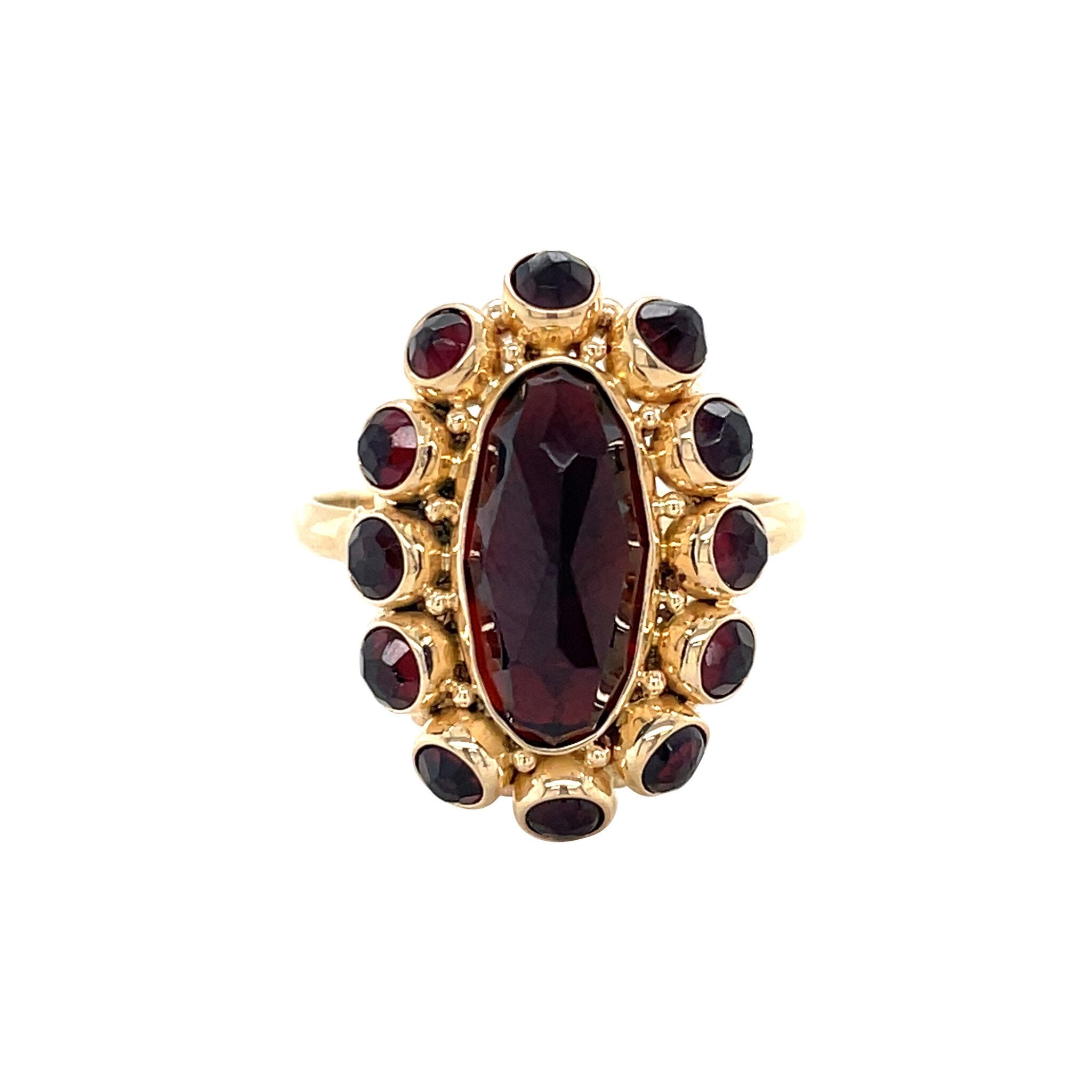 Vintage 14 kt gold cluster ring with garnet