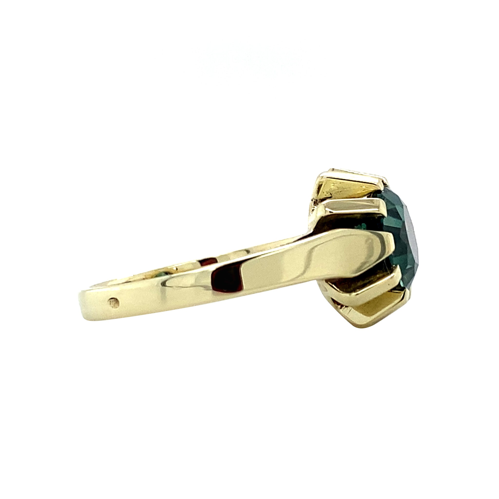 14 kt gold ring with spinel