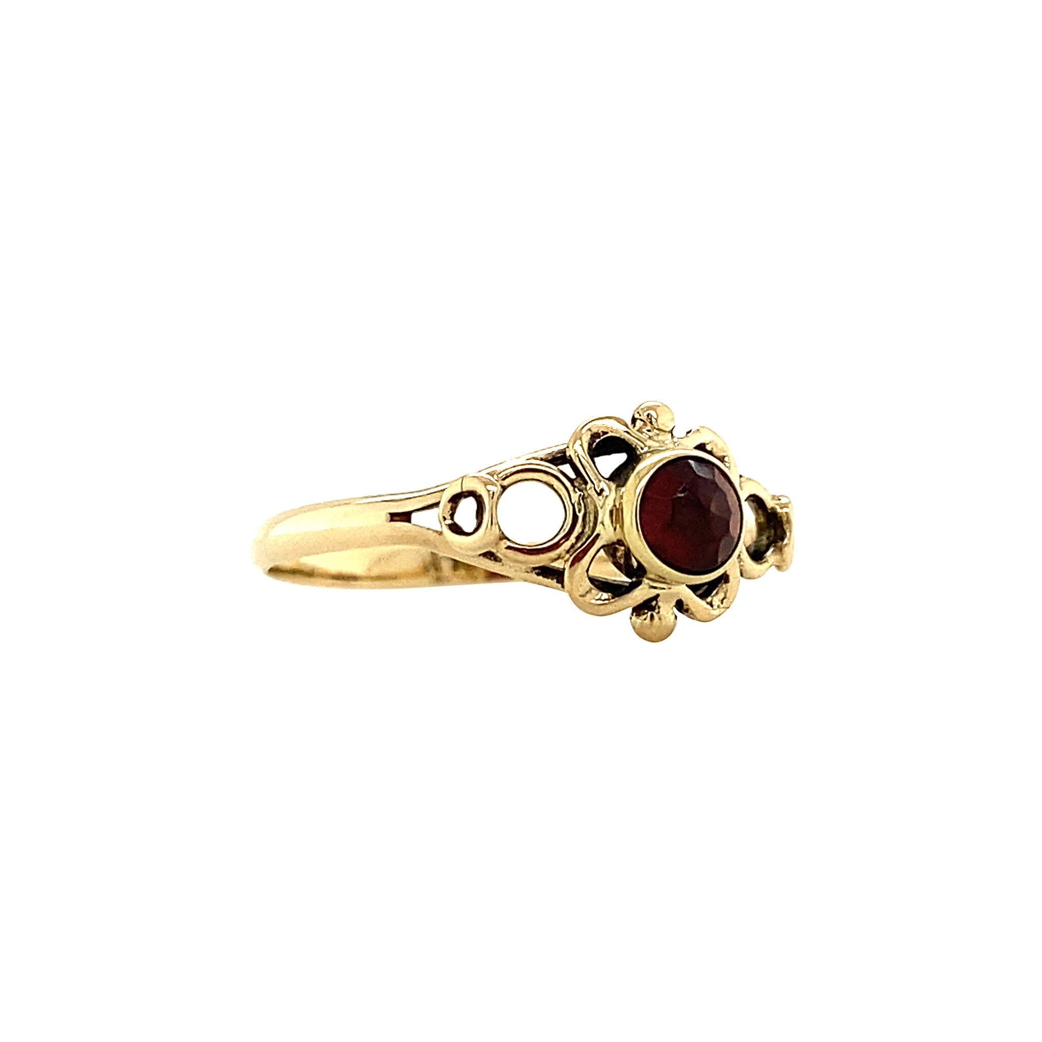 14 kt gold ring with garnet