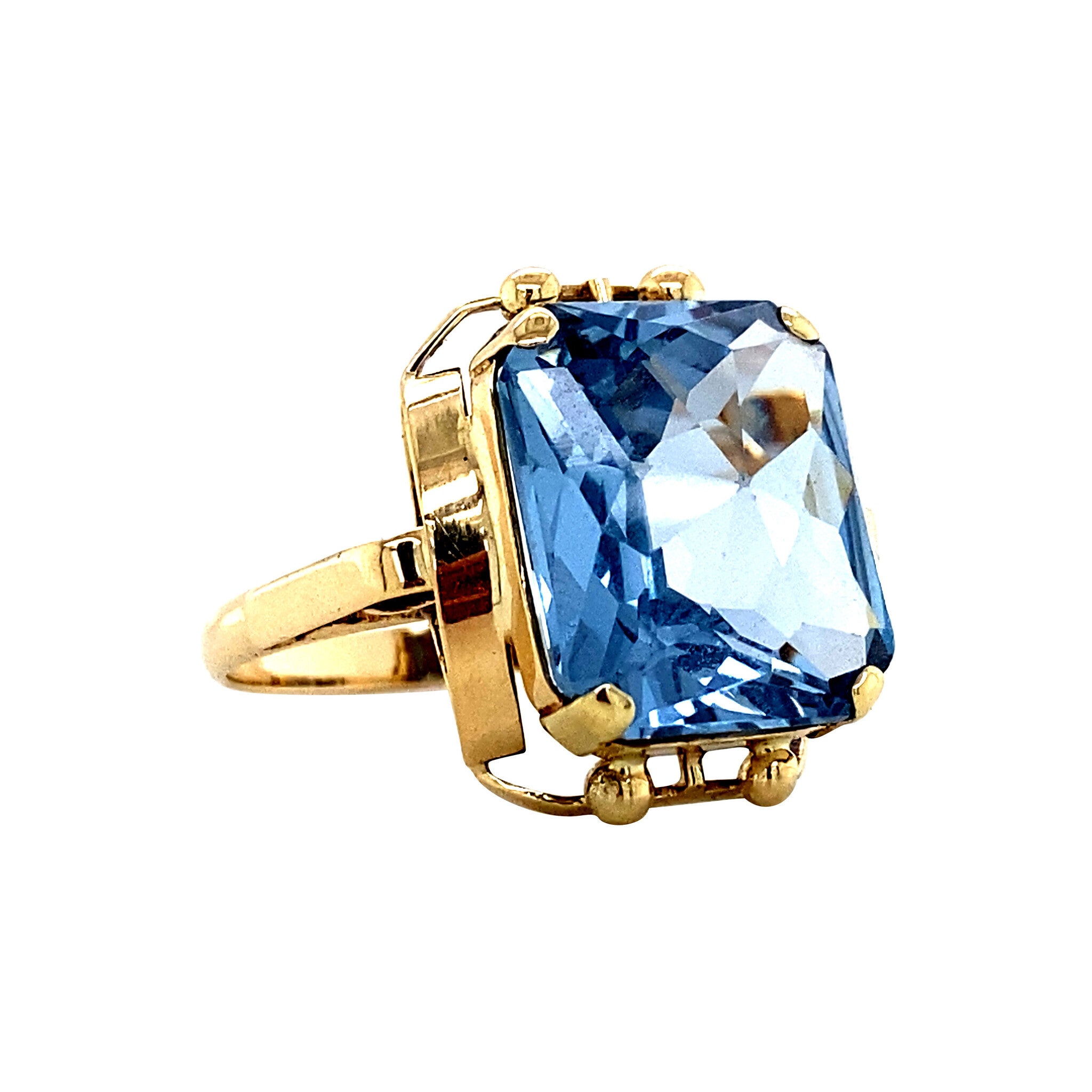 Gold ring with blue spinel 14 kt