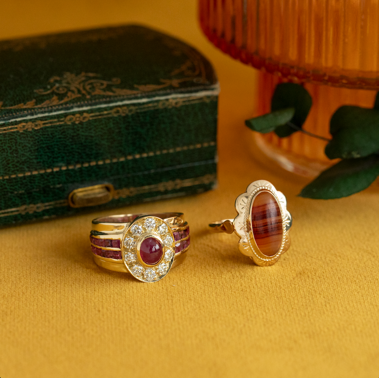 Gouden vintage ring met streepagaat 14 krt