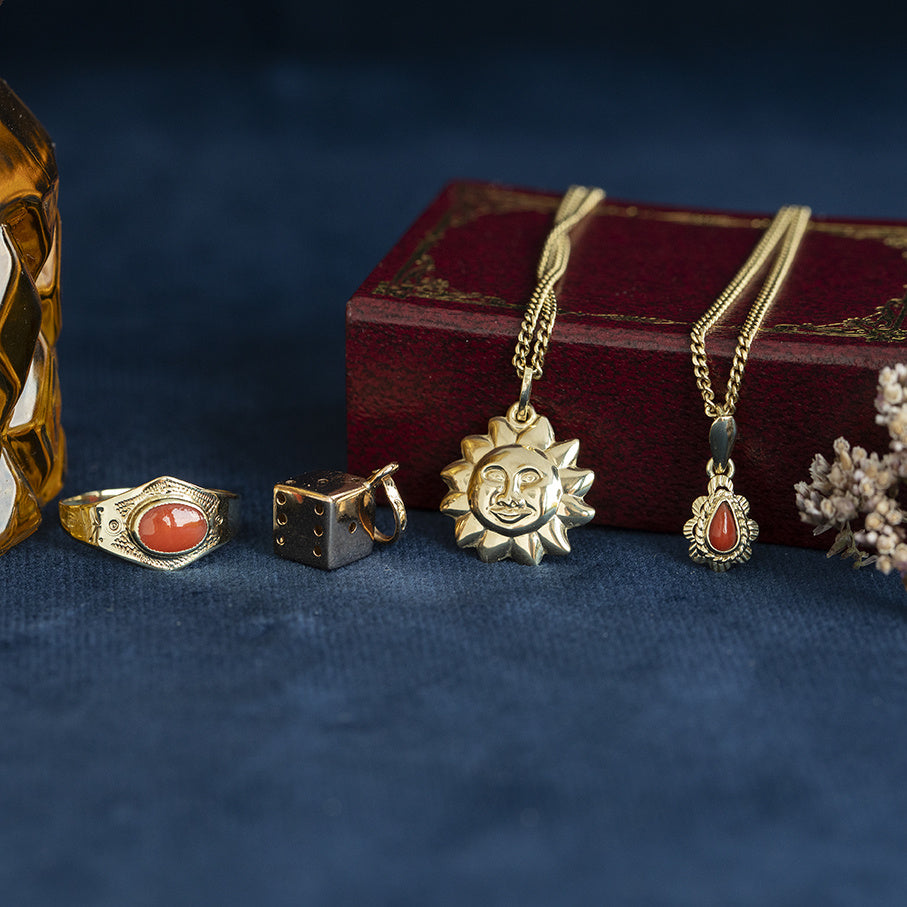 Vintage gold pendant with blood coral, 14 kt
