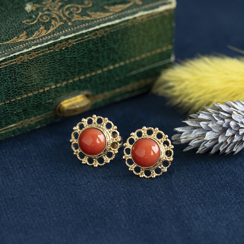 Vintage gold stud earrings with blood coral 14 kt
