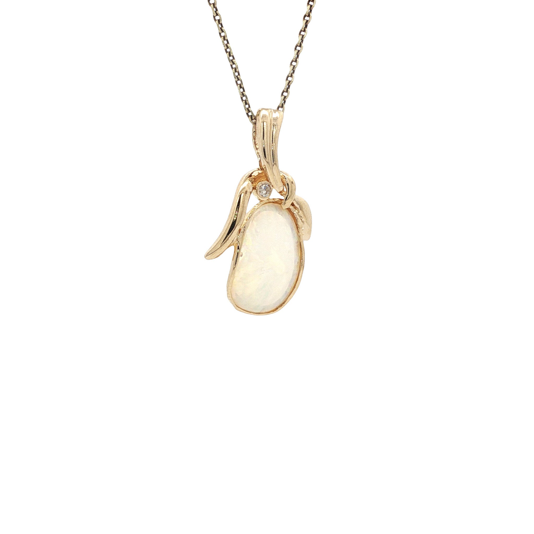 Gold pendant with opal and diamond 14 kt