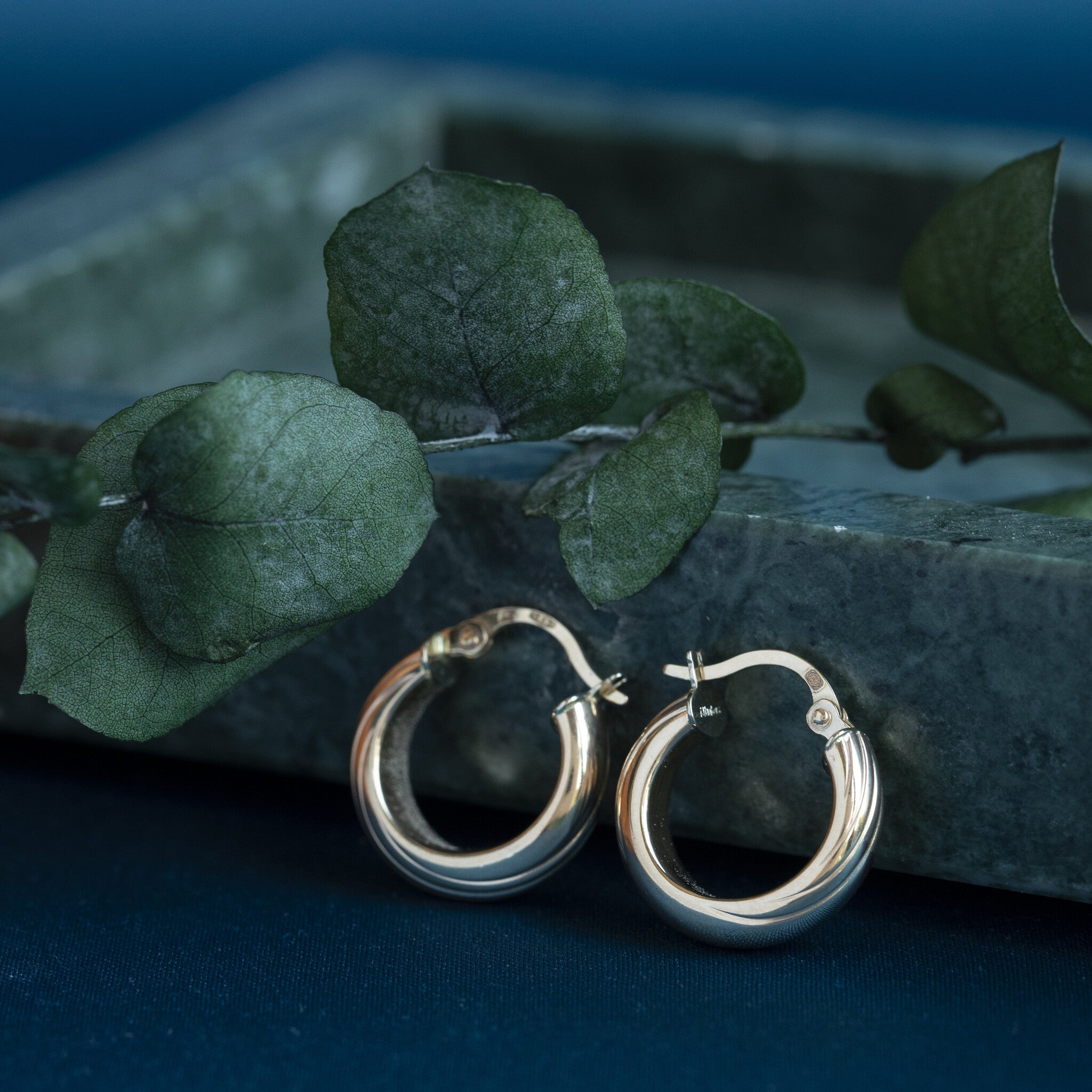 Fancy 14 kt gold earrings